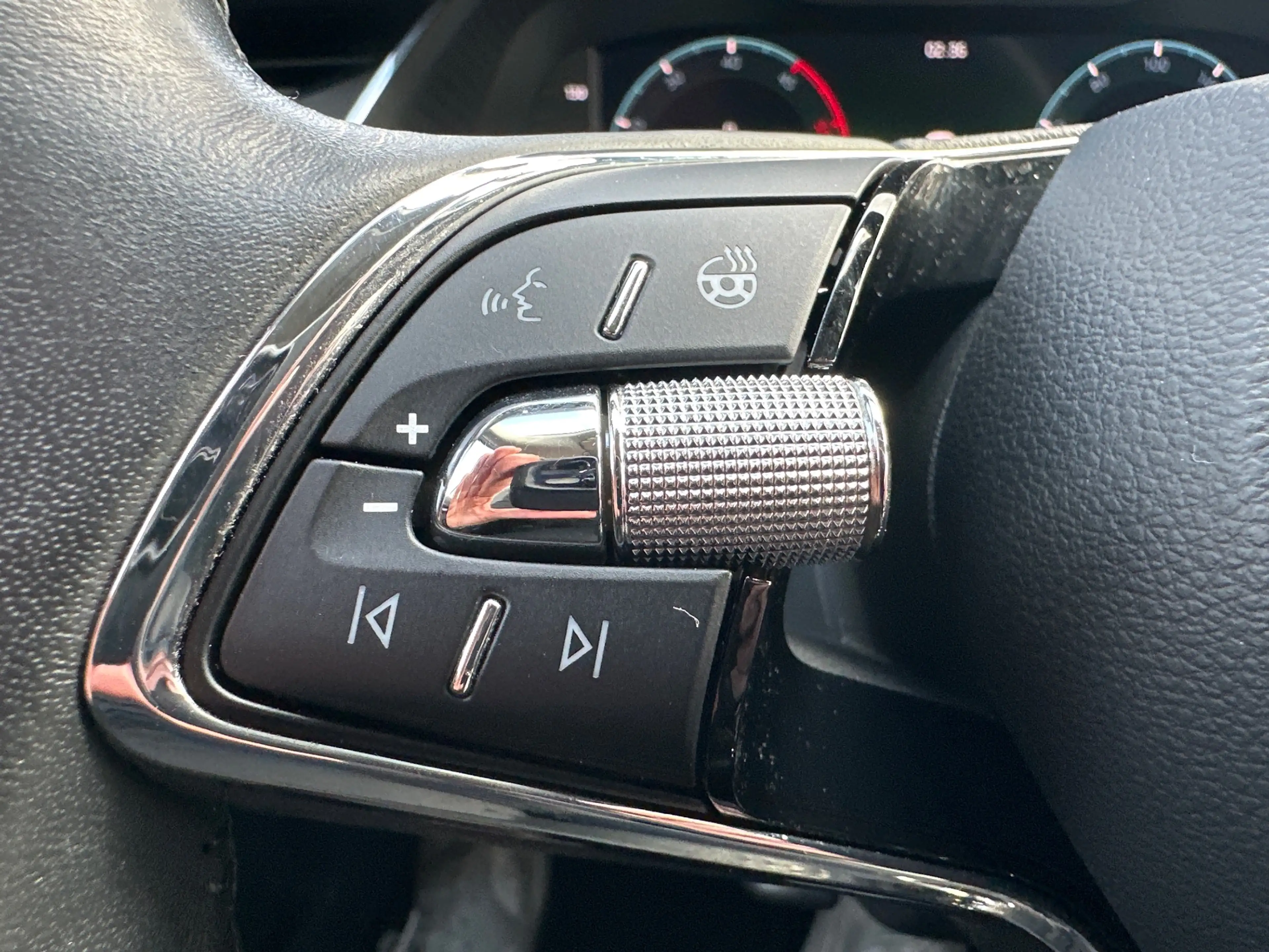 Skoda Octavia Combi 2.0 TDI DSG Ambition NAV+LED+ACC+KESSY+SHZ — photo 13
