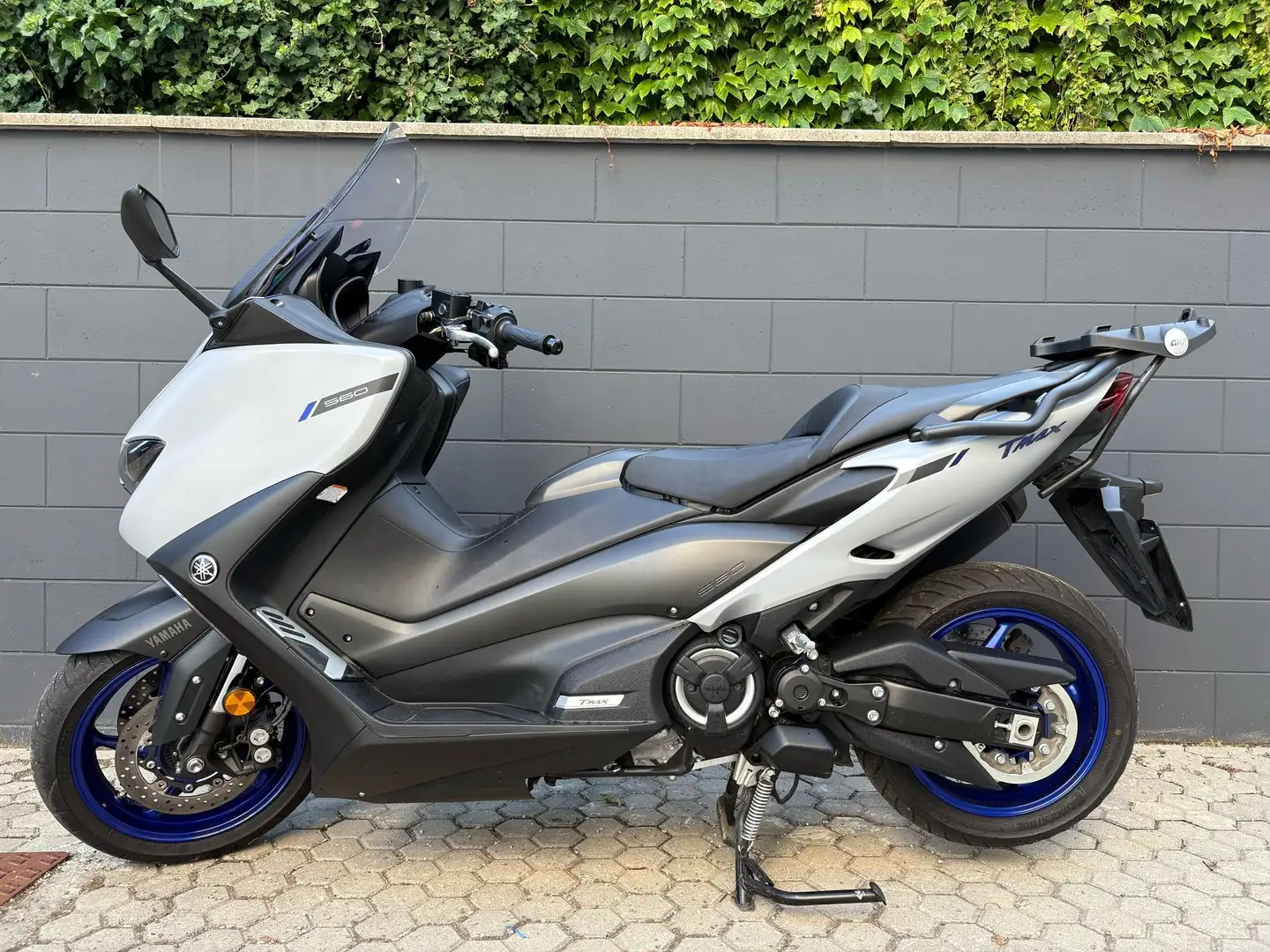 Yamaha TMAX 560 Grigio - 1