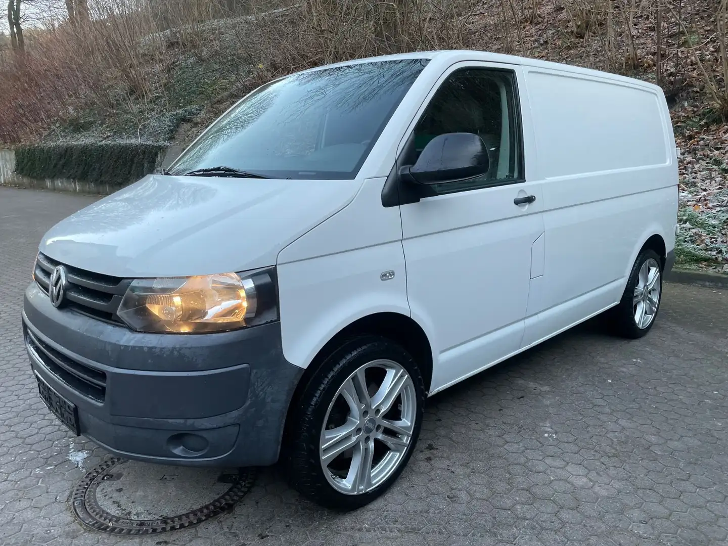 Volkswagen T5 Transporter 4motion  NAVI Allrad DSG Weiß - 1