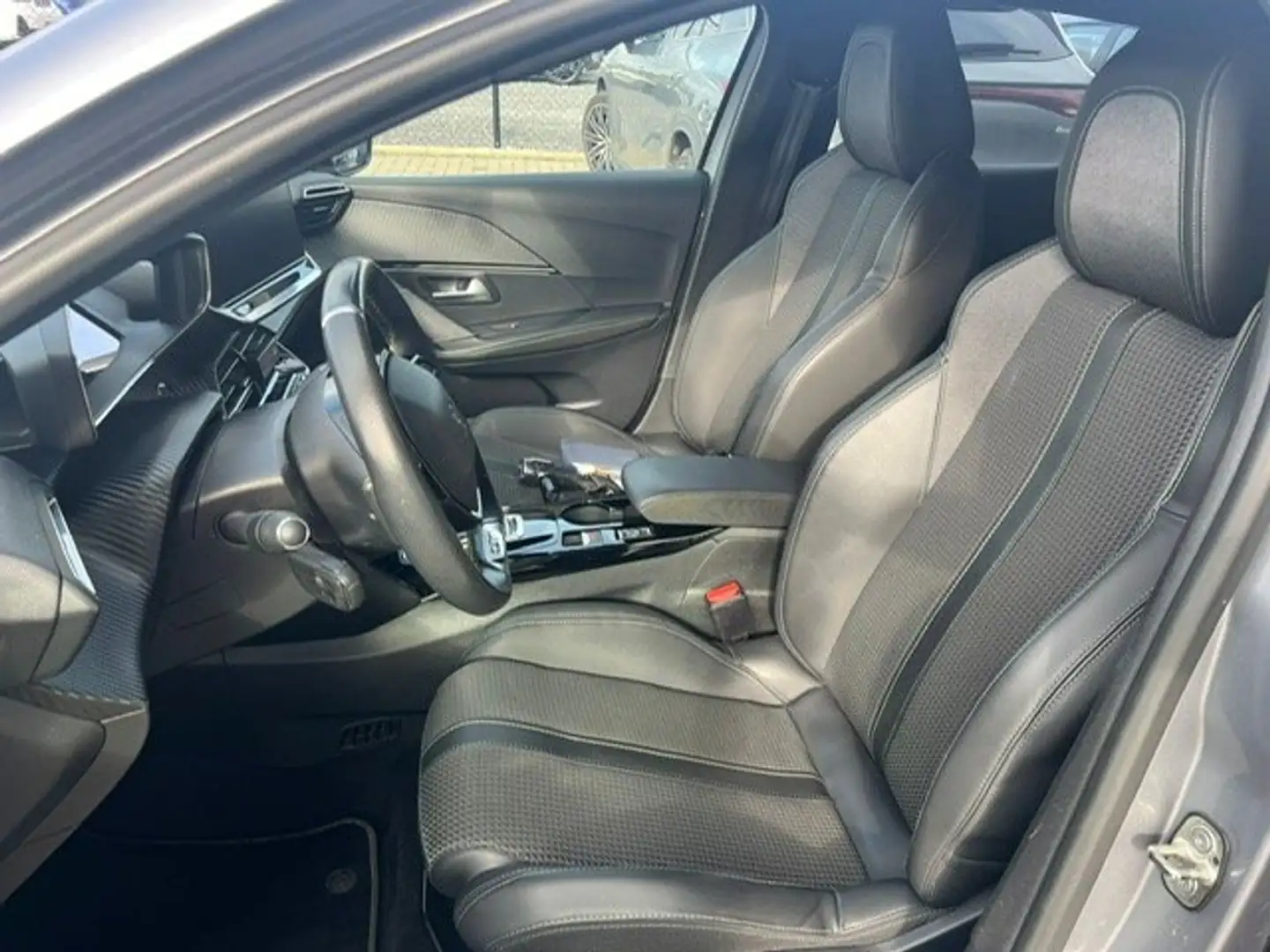 Peugeot e-208 208 Elektromotor 136 GT Pack Argent - 2