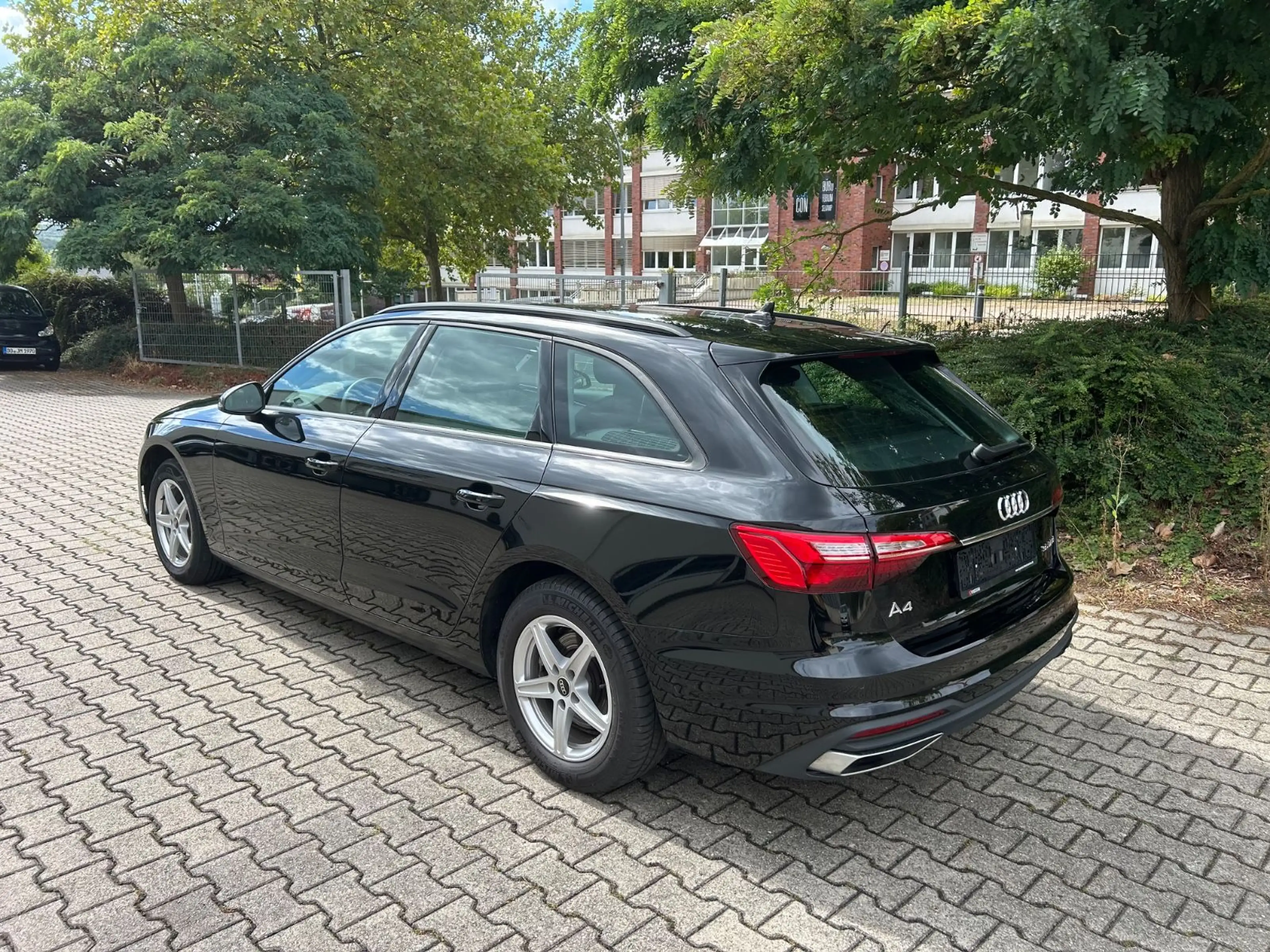 Audi A4 Avant 35 TFSI DSG — photo 3