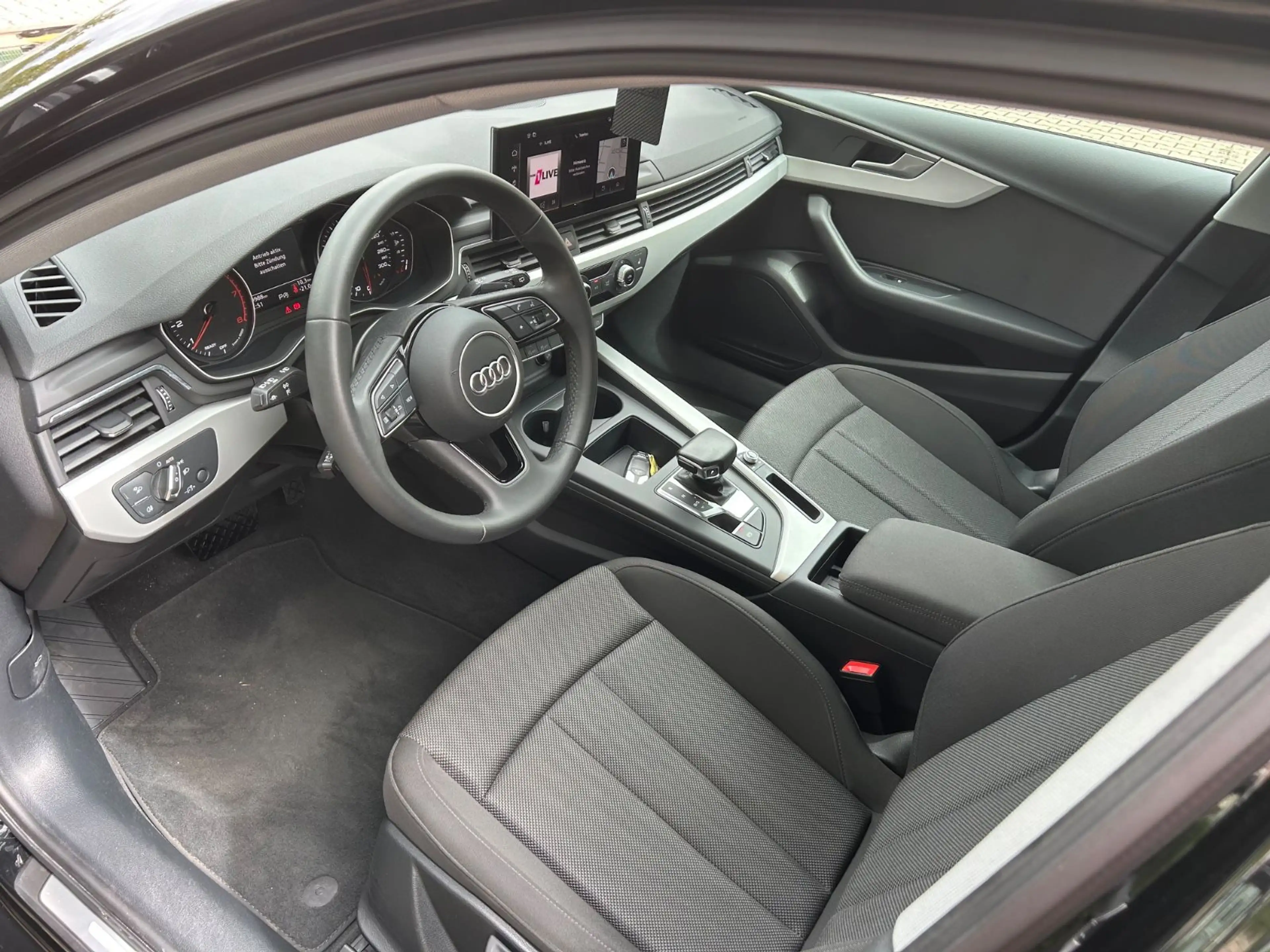 Audi A4 Avant 35 TFSI DSG — photo 11
