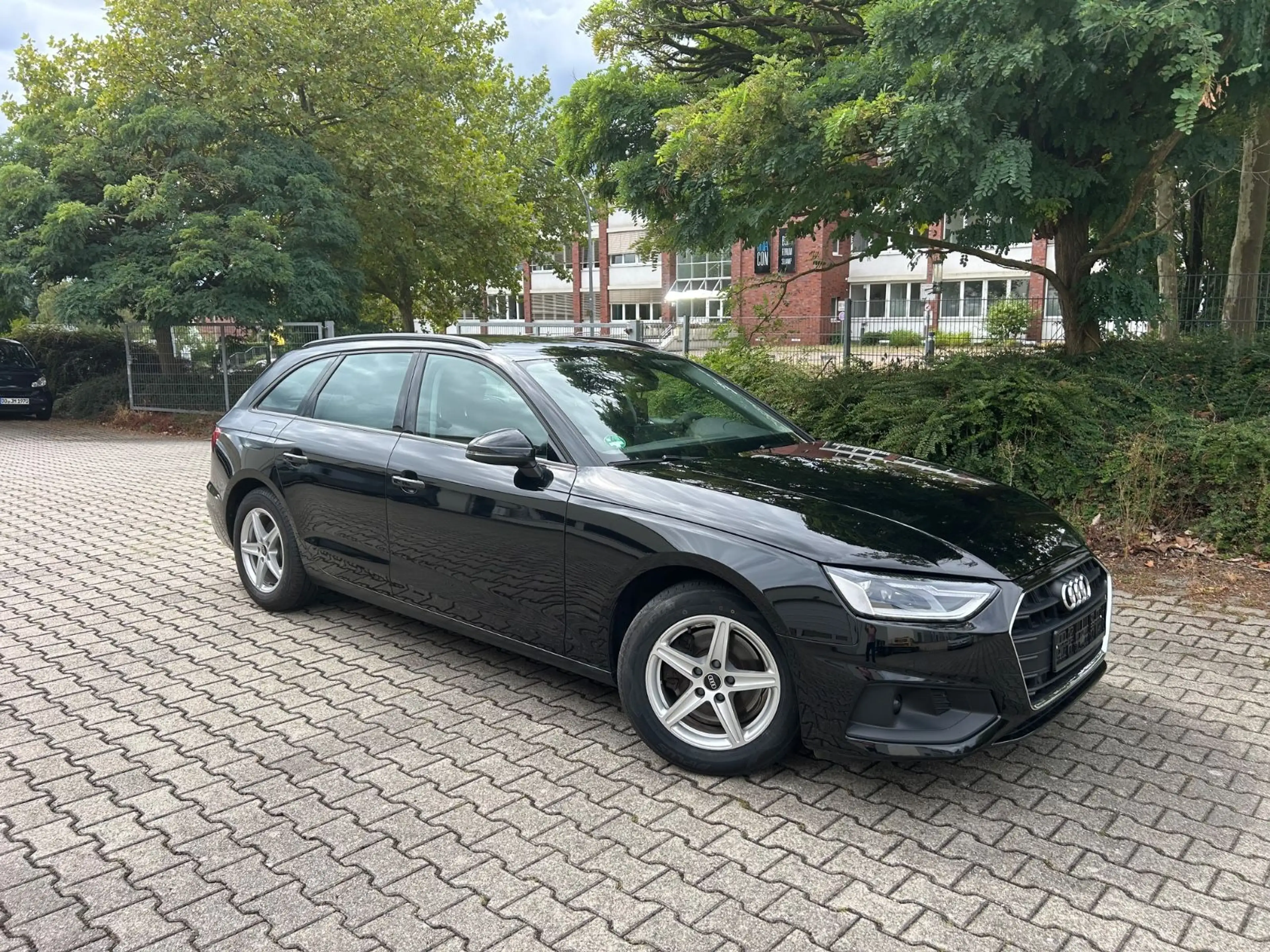 Audi A4 Avant 35 TFSI DSG — photo 2