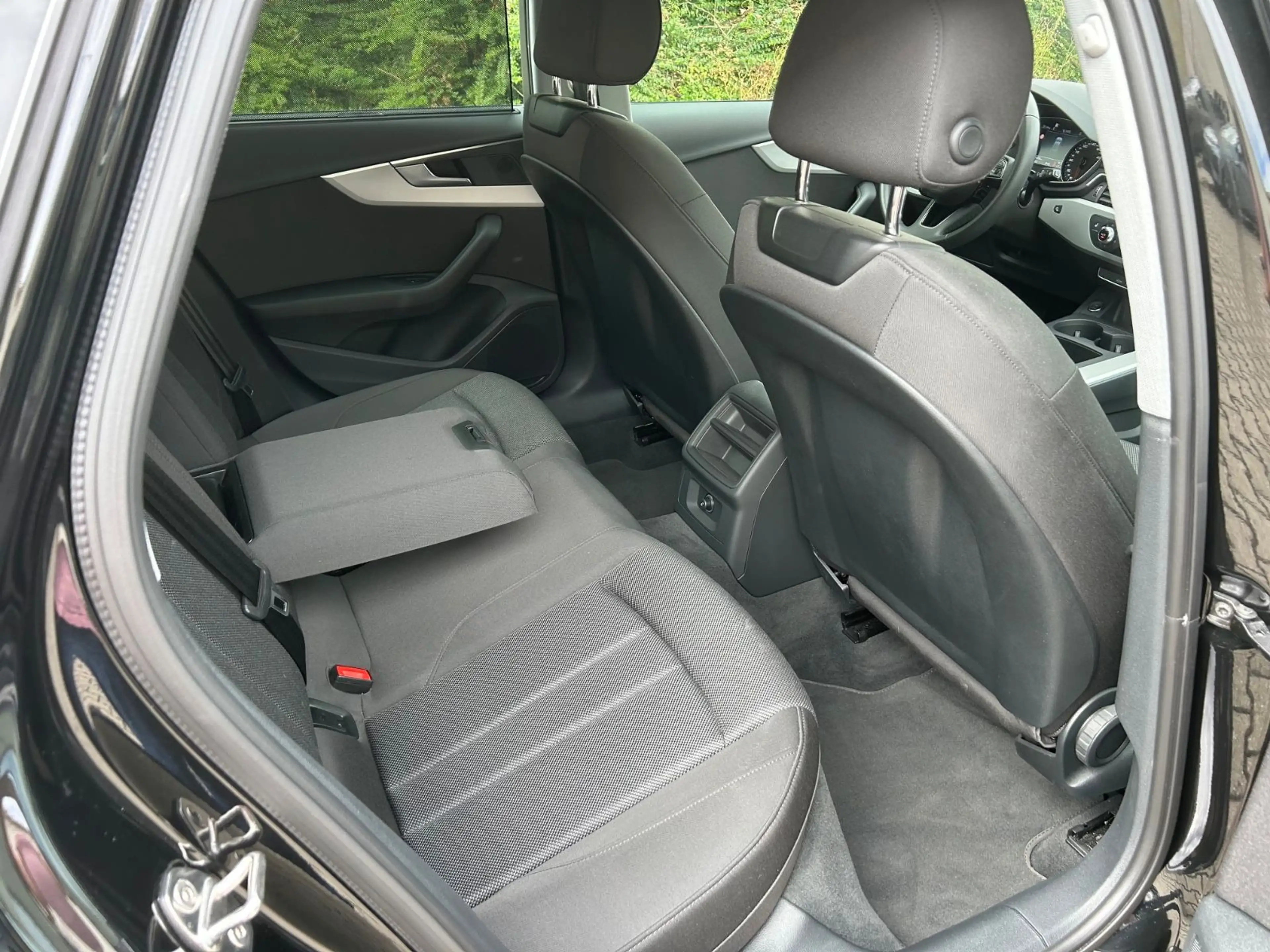 Audi A4 Avant 35 TFSI DSG — photo 13