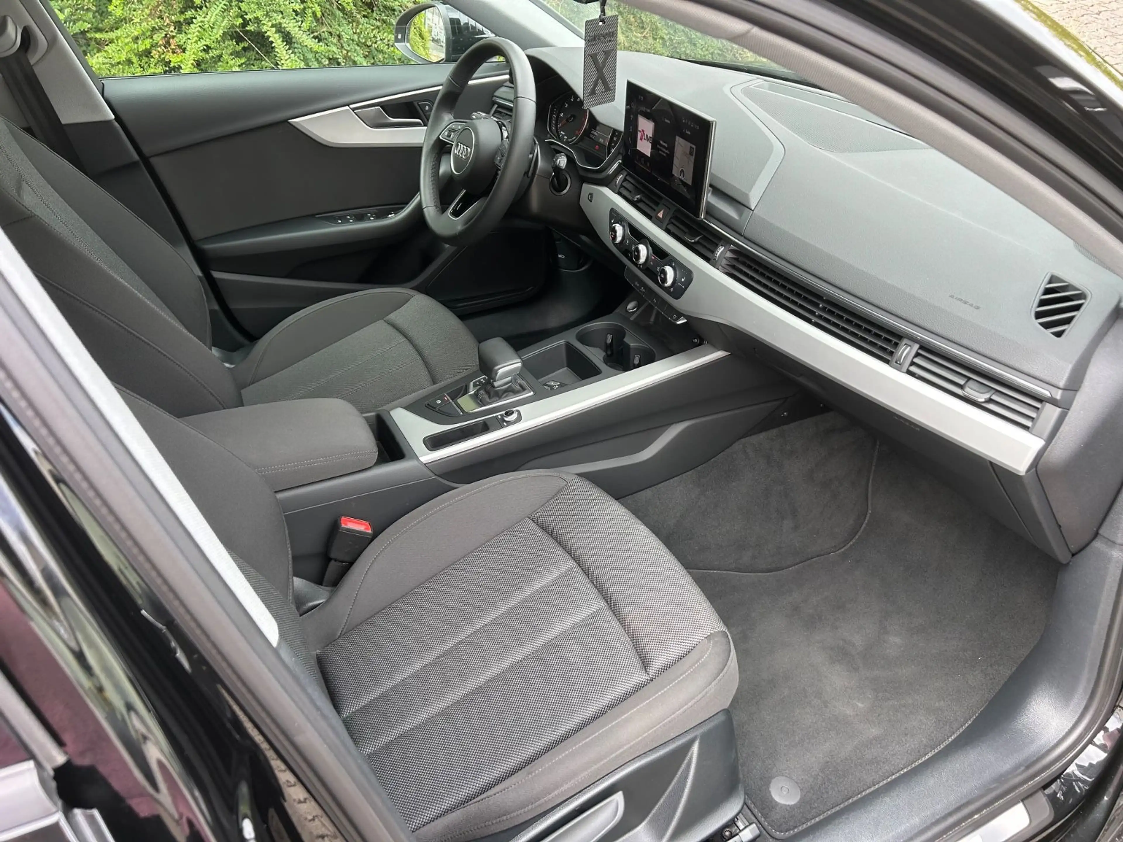 Audi A4 Avant 35 TFSI DSG — photo 10
