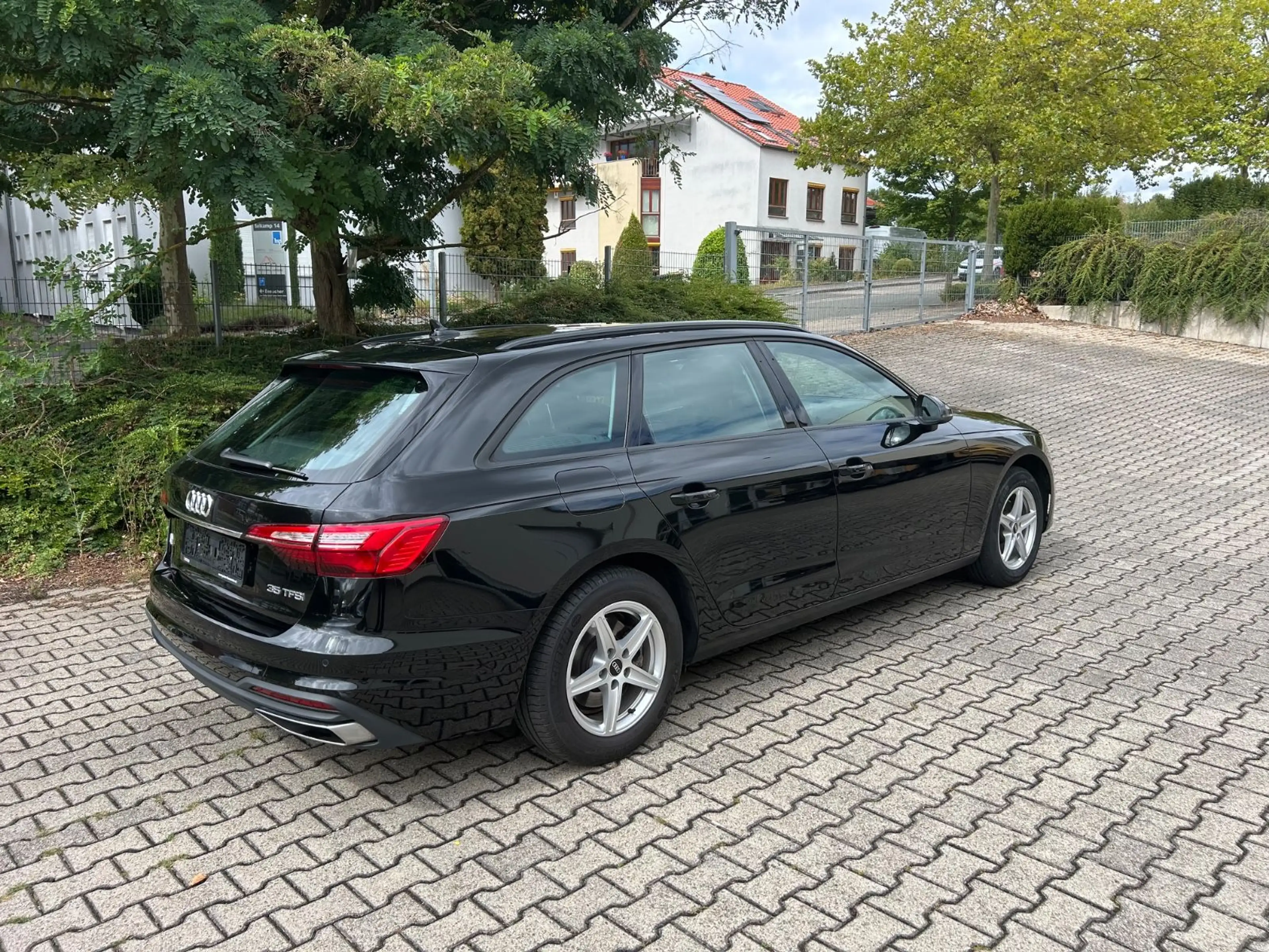 Audi A4 Avant 35 TFSI DSG — photo 4