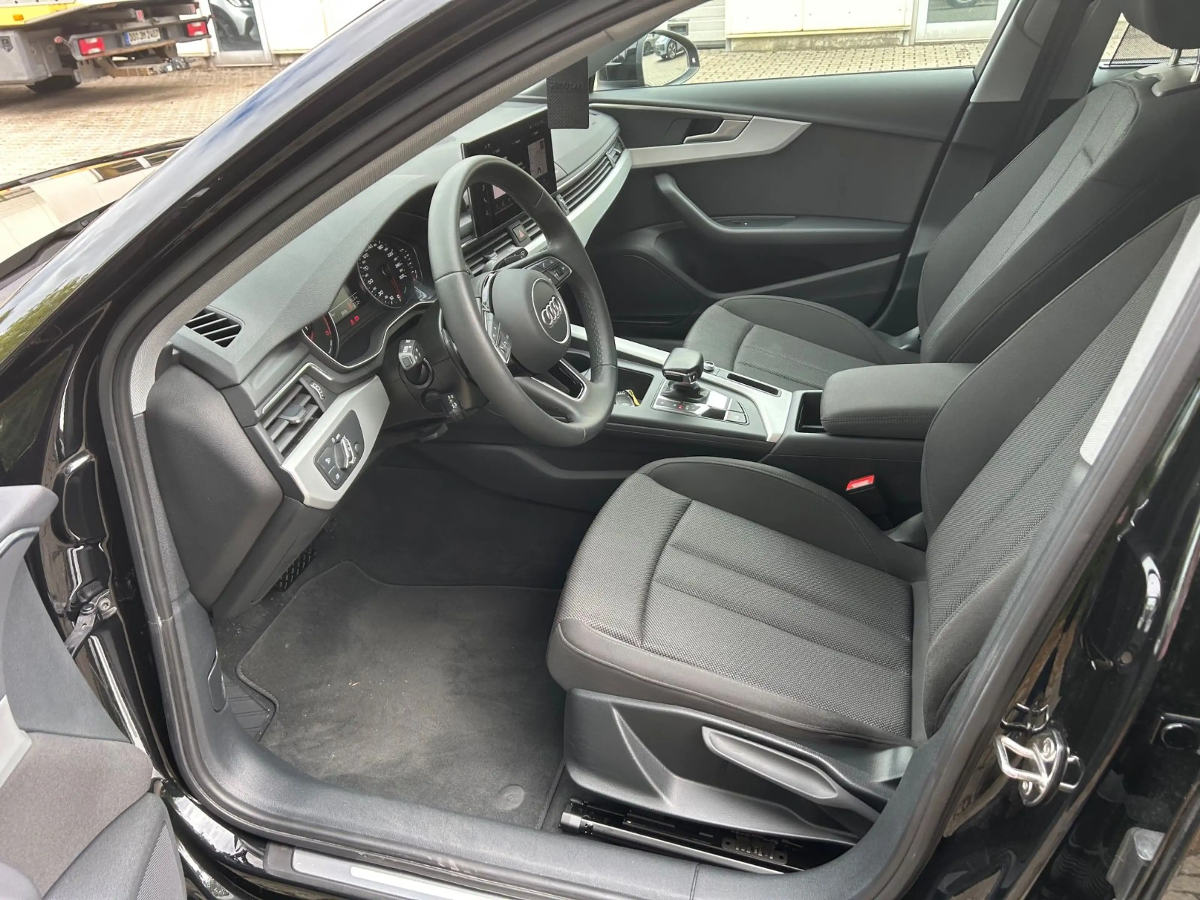 Audi A4 Avant 35 TFSI DSG — photo 17
