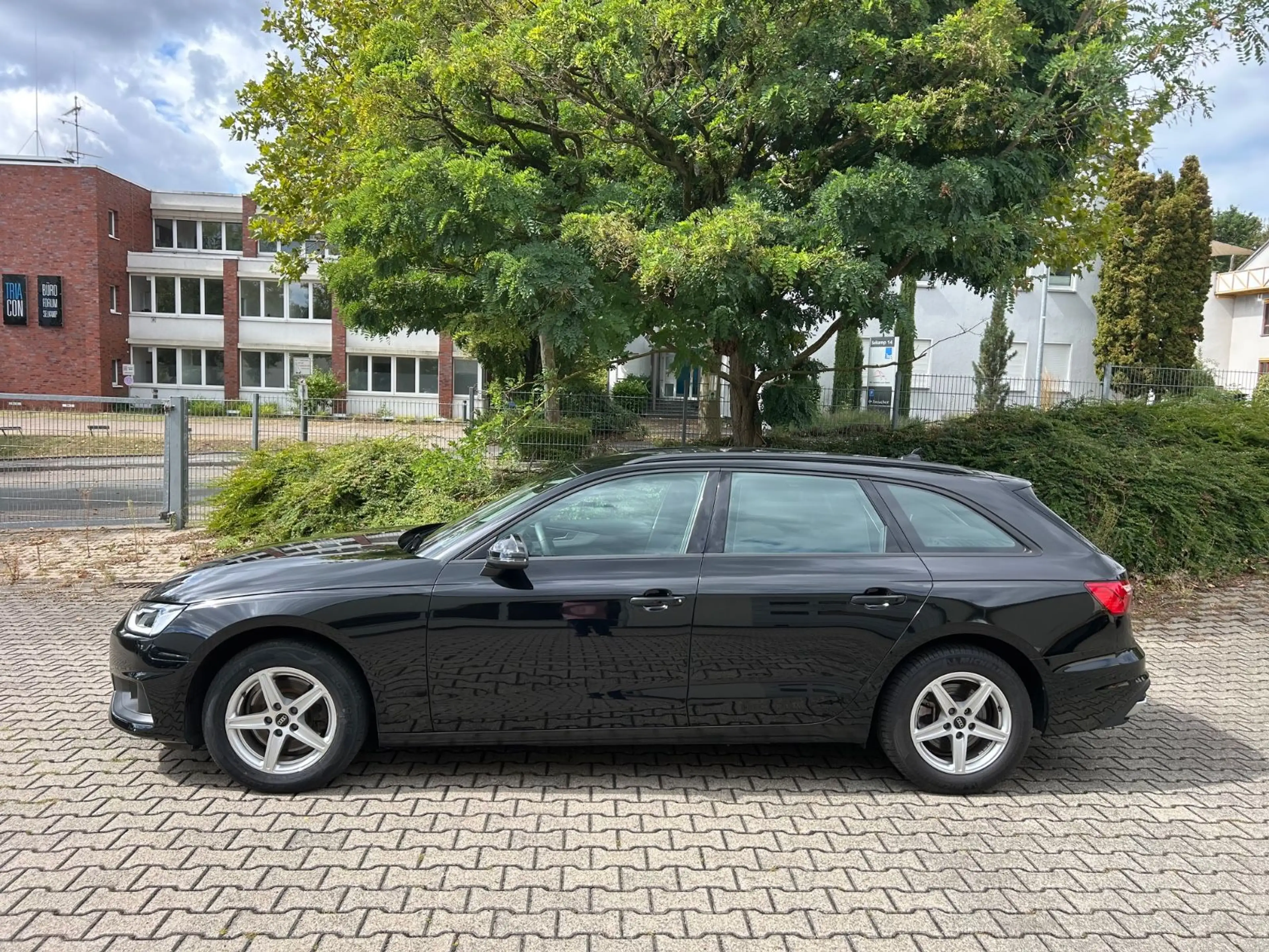 Audi A4 Avant 35 TFSI DSG — photo 8