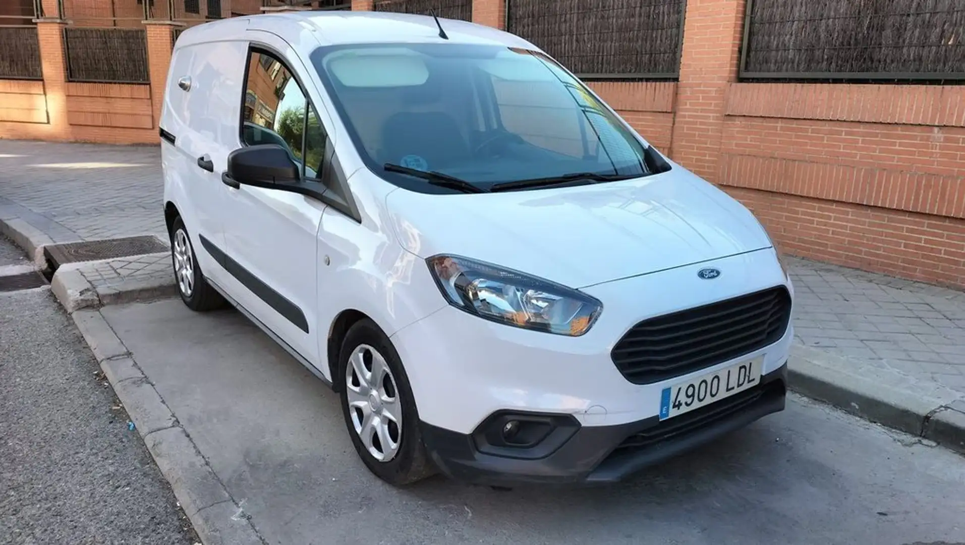 Ford Transit Courier 1.5 TDCI E6 TREND Weiß - 2