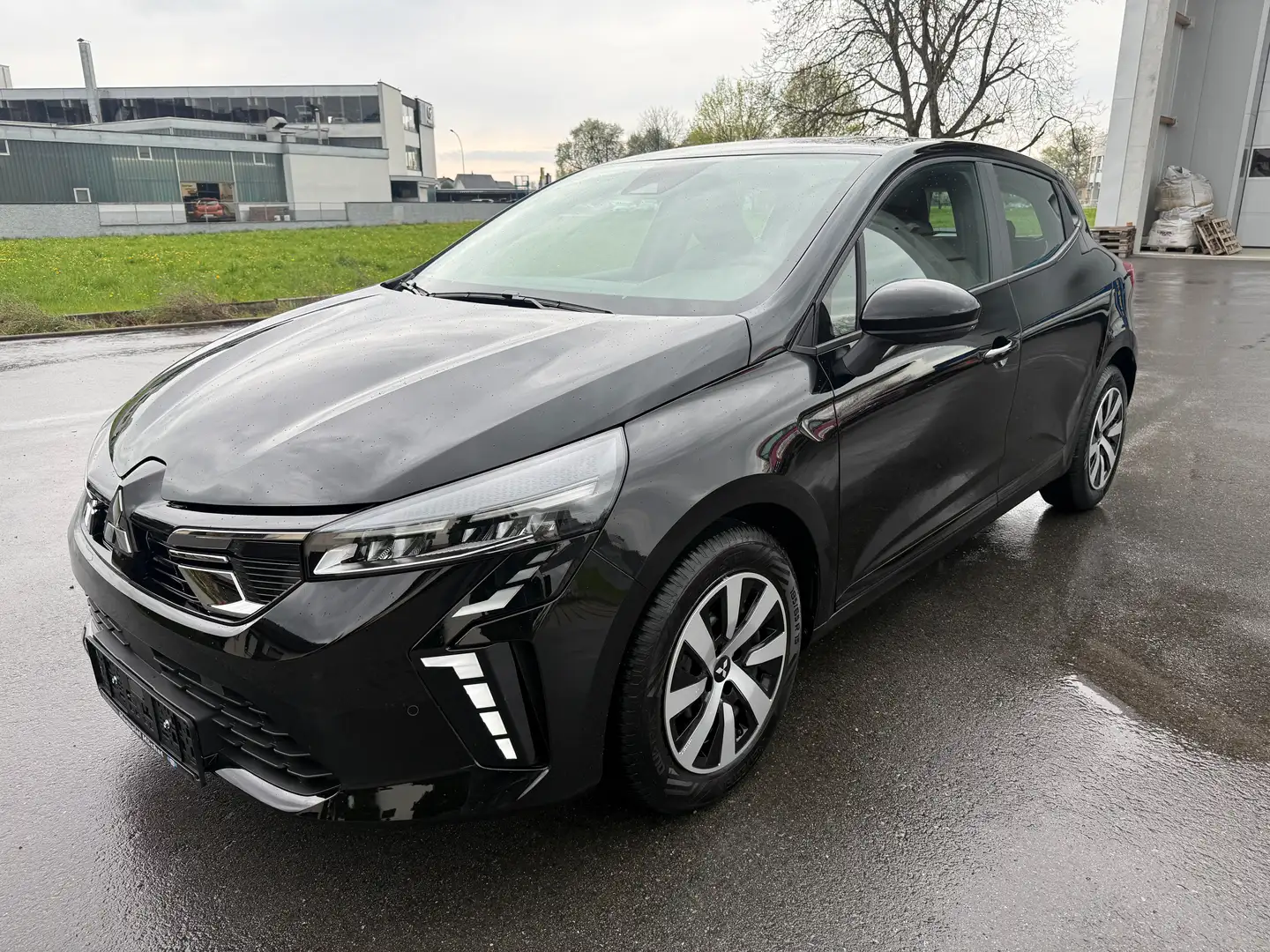 Mitsubishi Colt 1,0 MPI-T Invite Kamera Sitzheizung Keyless Schwarz - 1