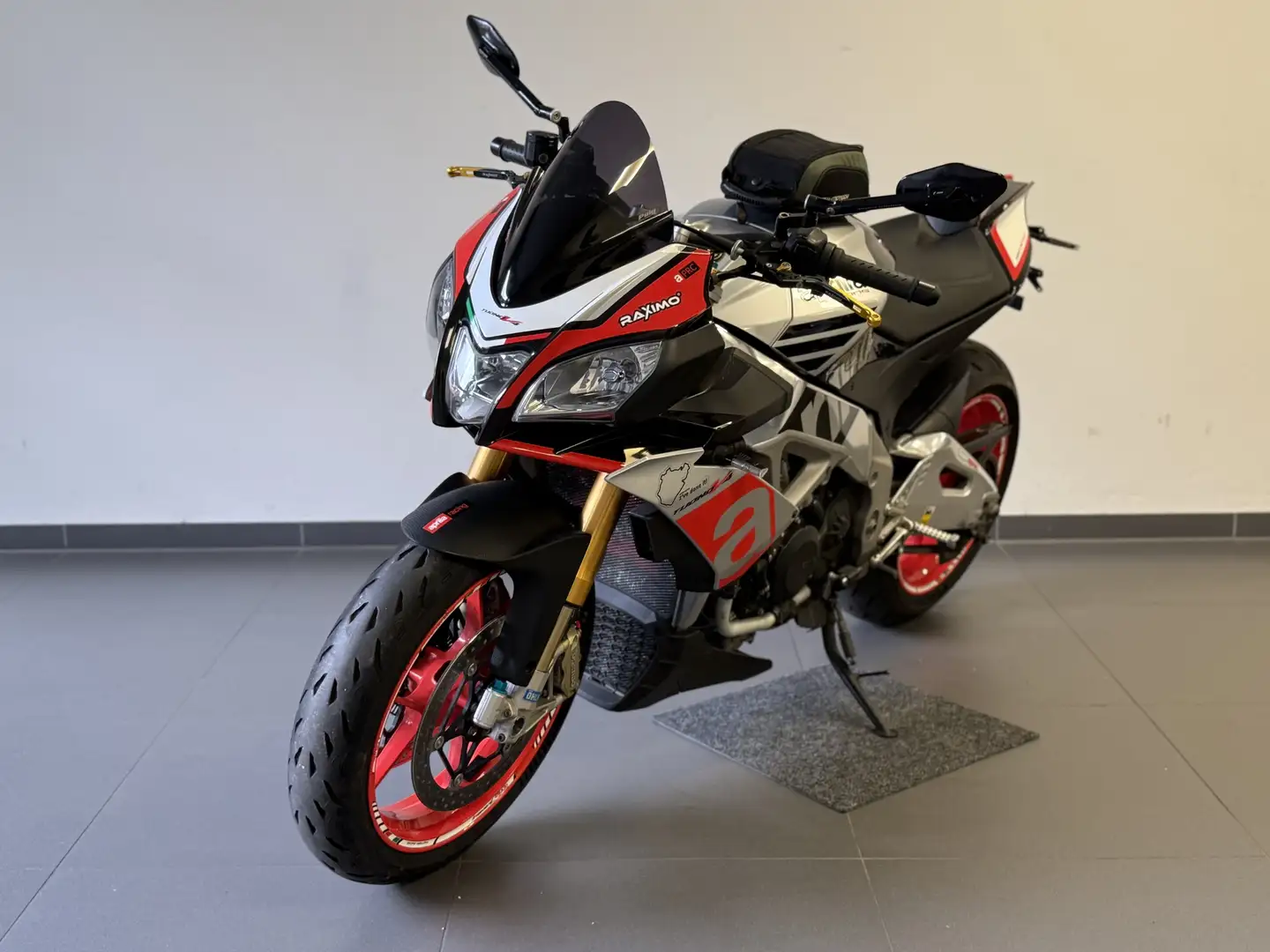 Aprilia Tuono V4 1100 Factory+ Garantie + ServiceNeu + TÜVNeu Zilver - 2