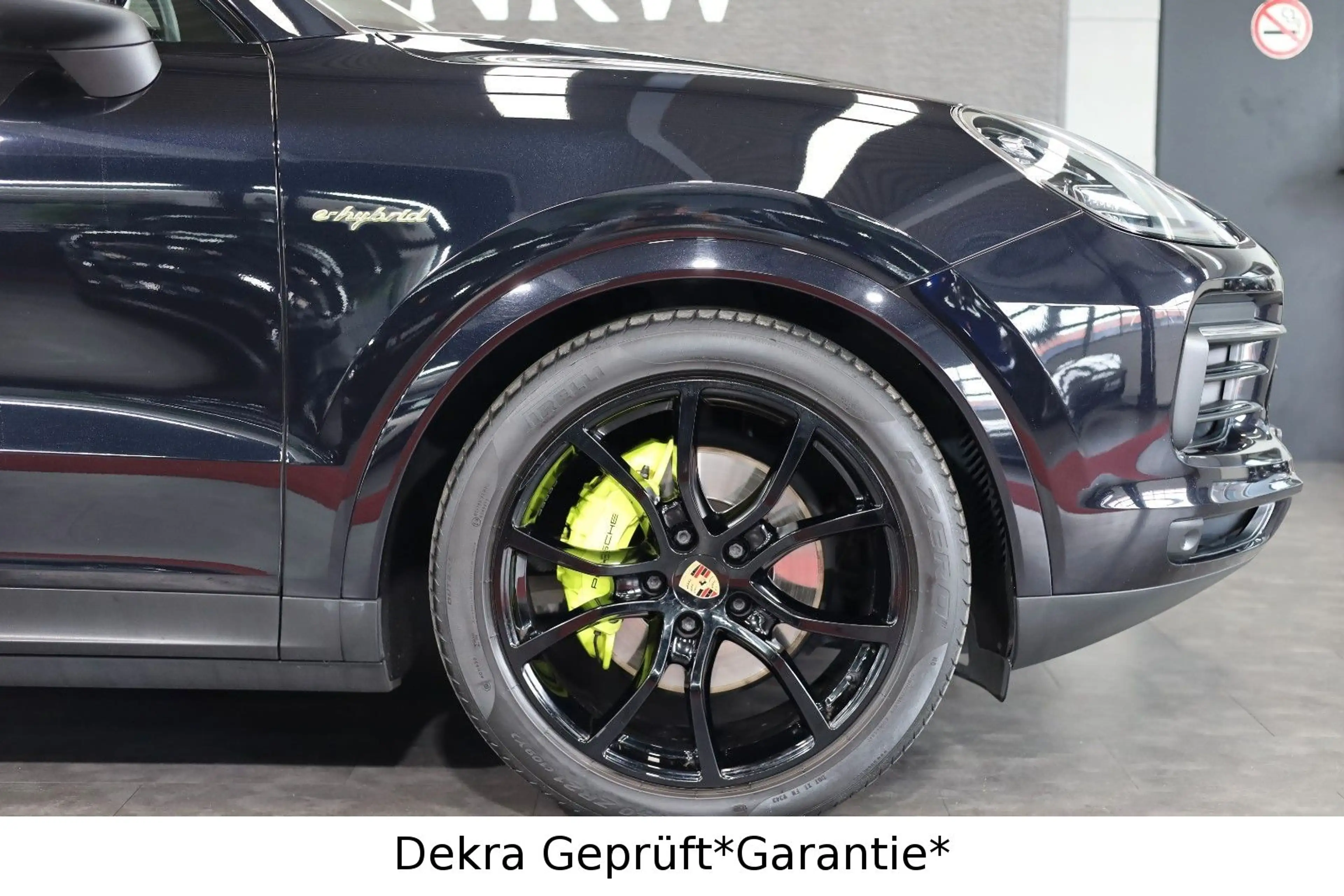 Porsche Cayenne E-Hybrid*Matrix*AHK*Pano*360° — photo 12
