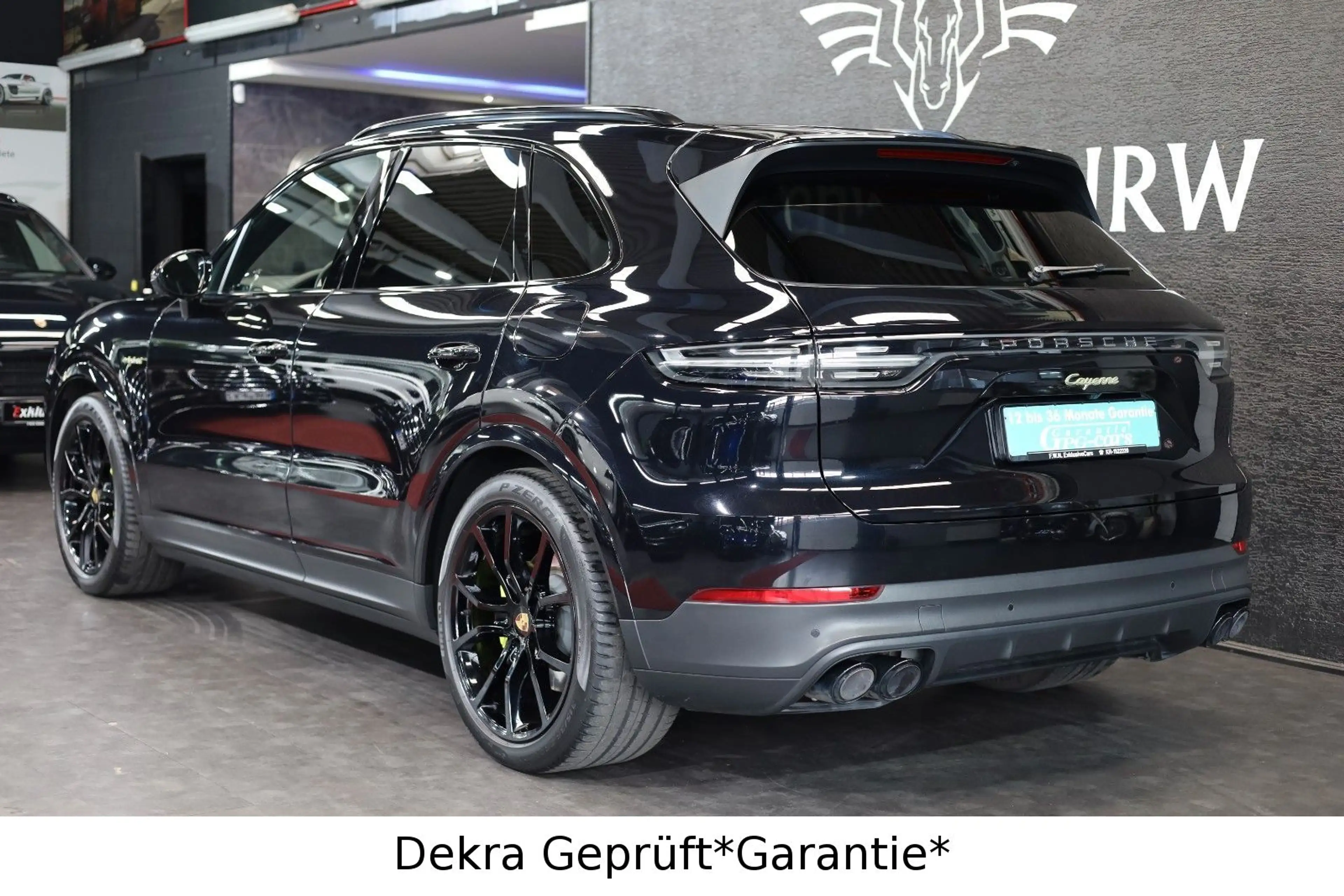 Porsche Cayenne E-Hybrid*Matrix*AHK*Pano*360° — photo 11