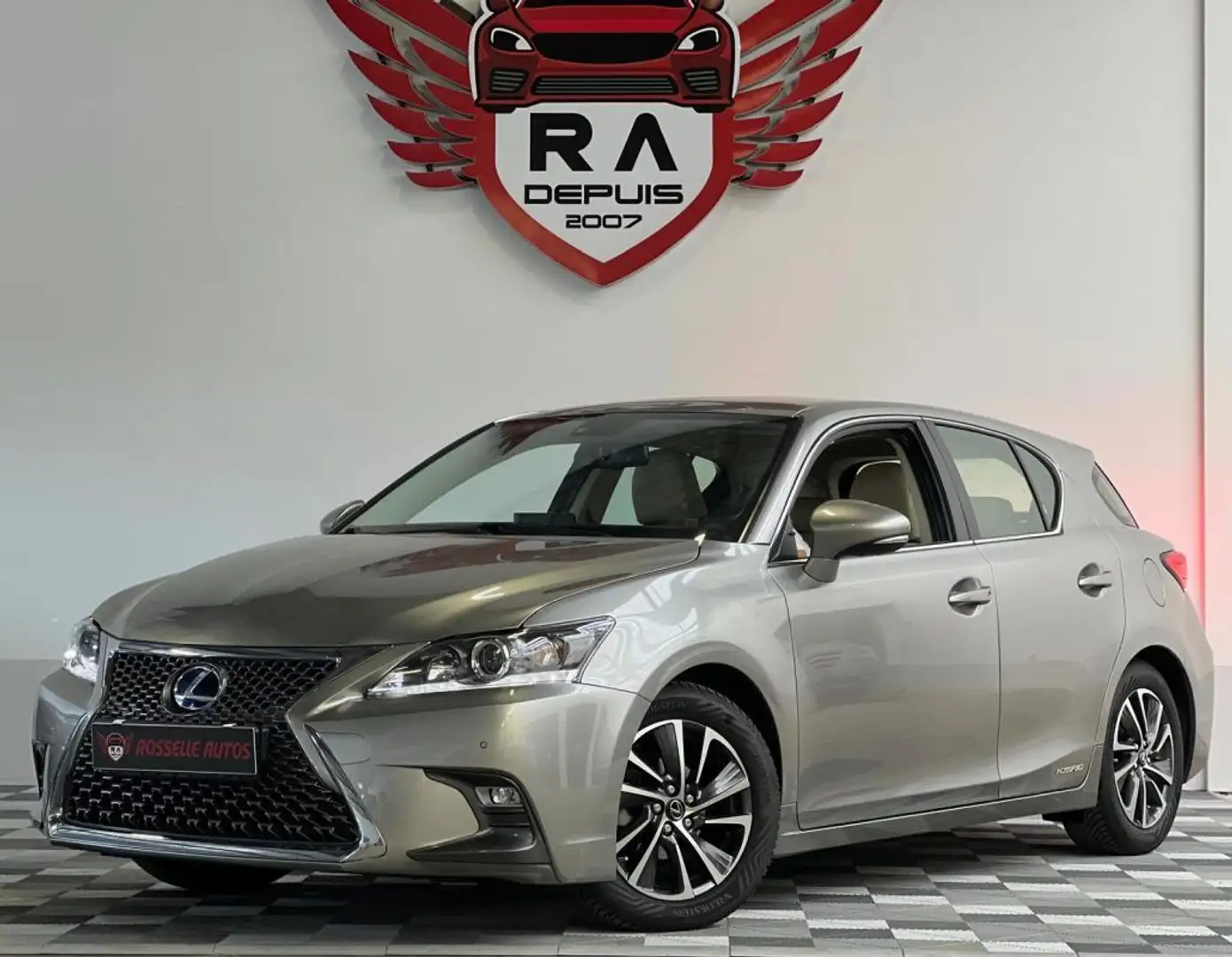Lexus CT 200h 200H E-CVT Black Line 136CH Grijs - 2