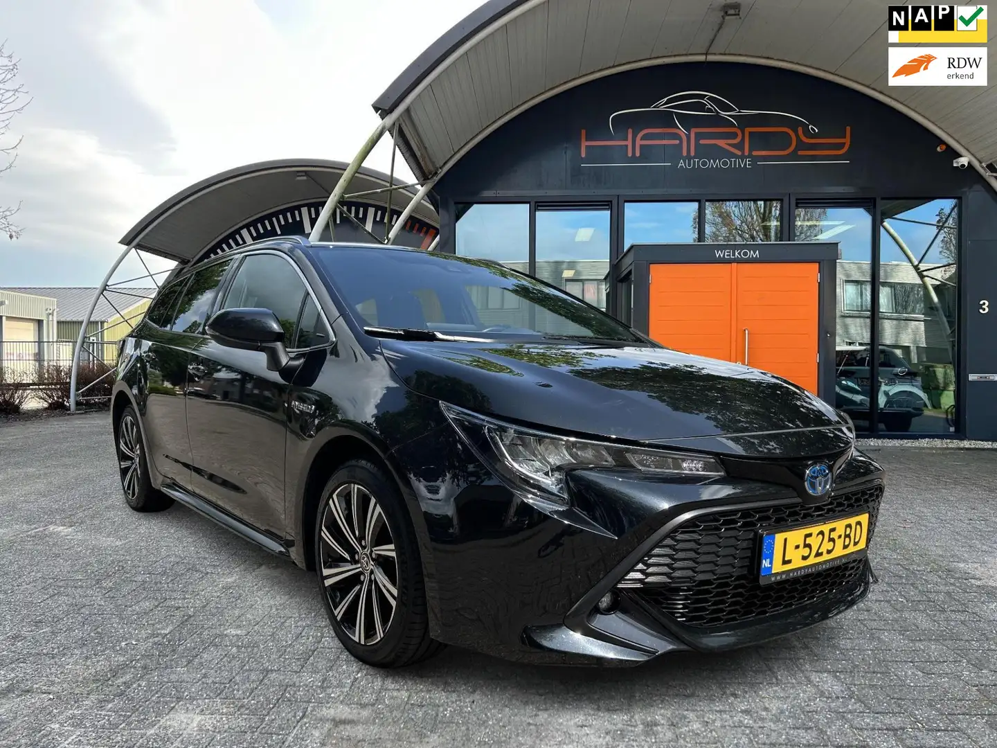 Toyota Corolla Touring Sports 1.8 Hybrid Dynamic Trekhaak 100% De Nero - 1