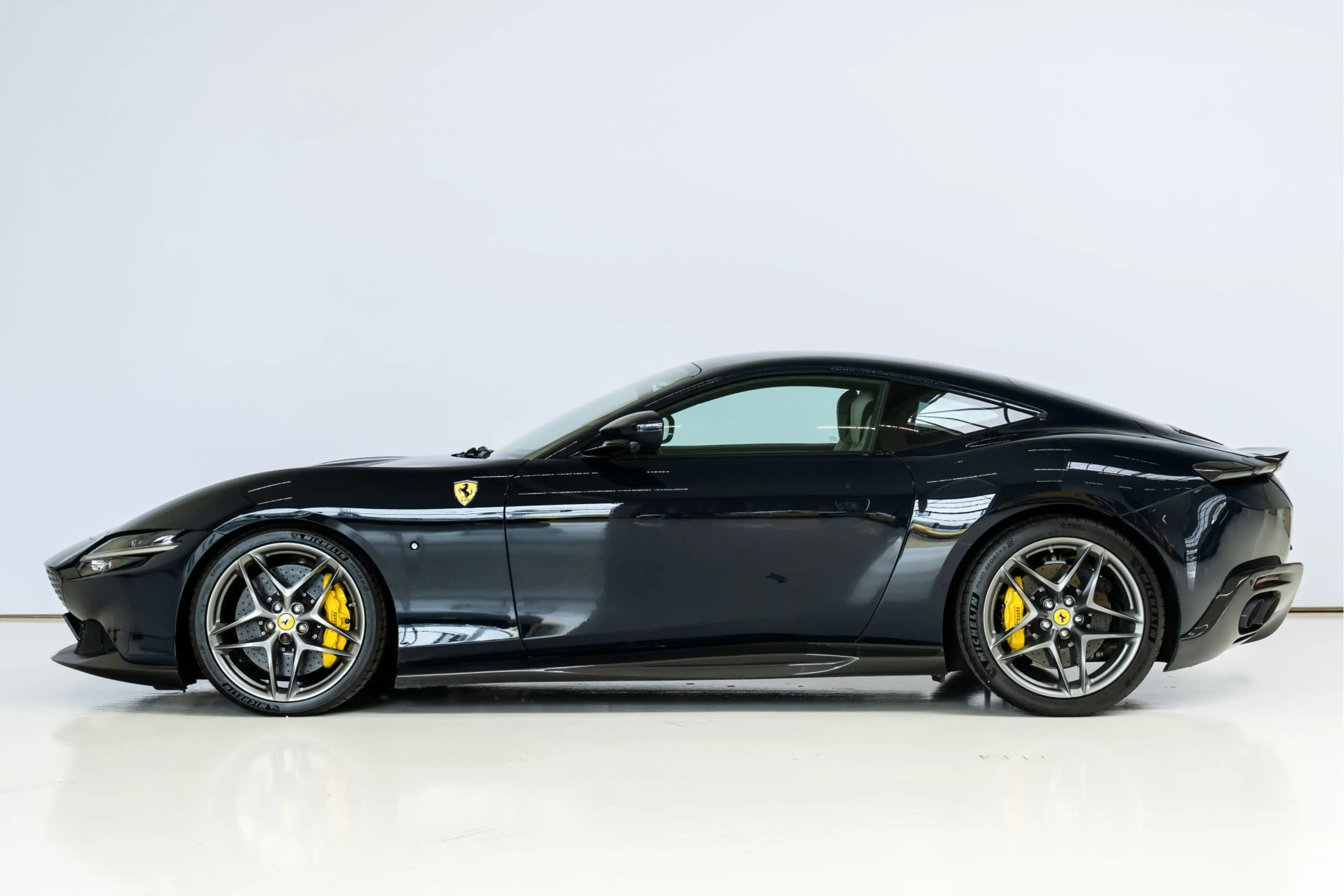 Ferrari Roma 3.9 V8 Blue Pozzi, Side display, Carbon, Adas, JBL — photo 2