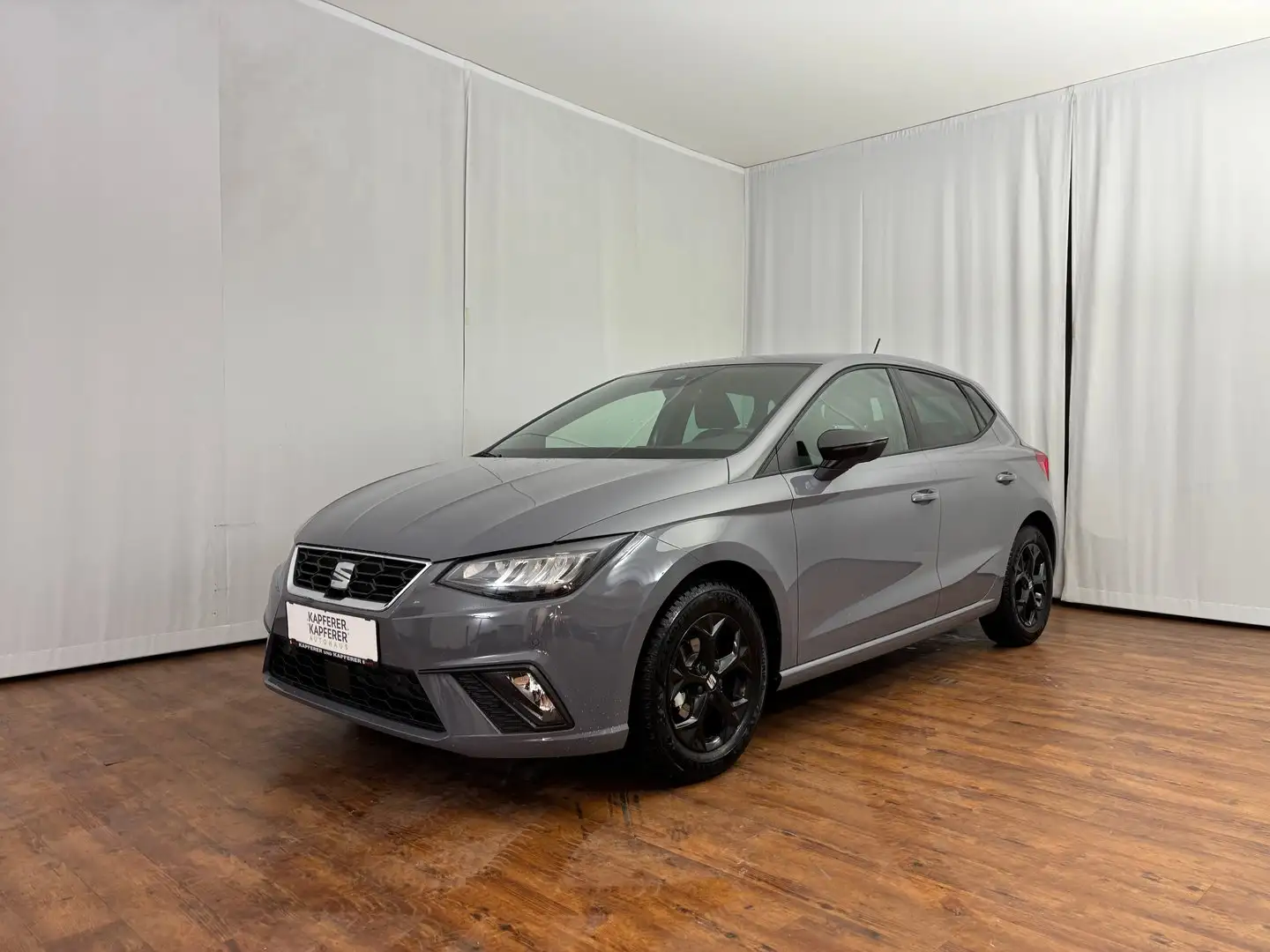 SEAT Ibiza FR Edition 1.0 TSI Grau - 1