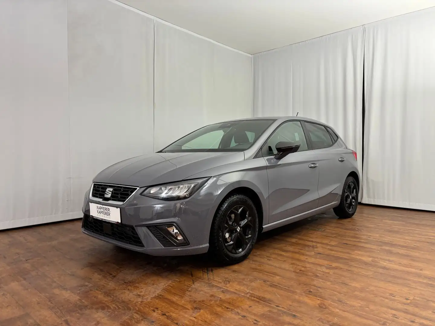 SEAT Ibiza FR Edition 1.0 TSI Grau - 2
