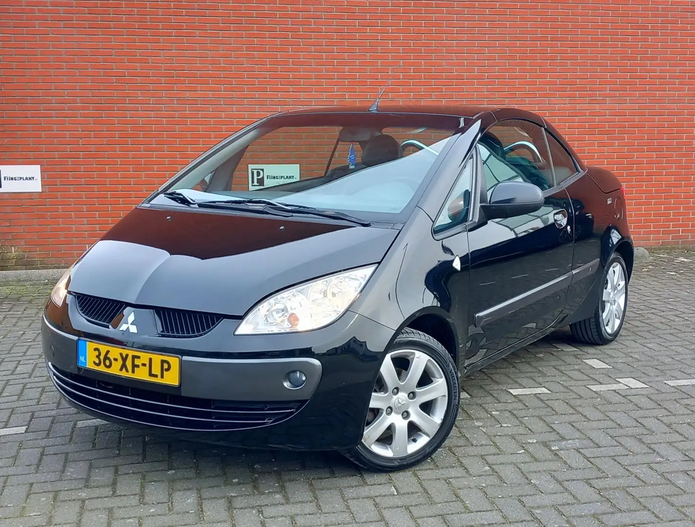 Mitsubishi Colt 1.5 CZC Invite Cabrio Leder/Airco Zwart - 2