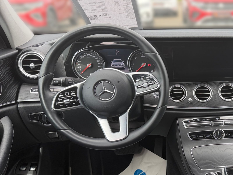Mercedes-Benz E 200 Navi 360° Kamera Park-Assistent Keyless GO — photo 9