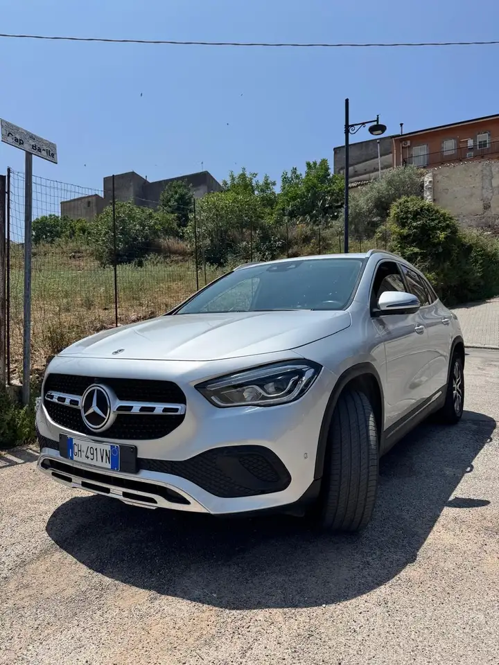 Mercedes-Benz GLA 200