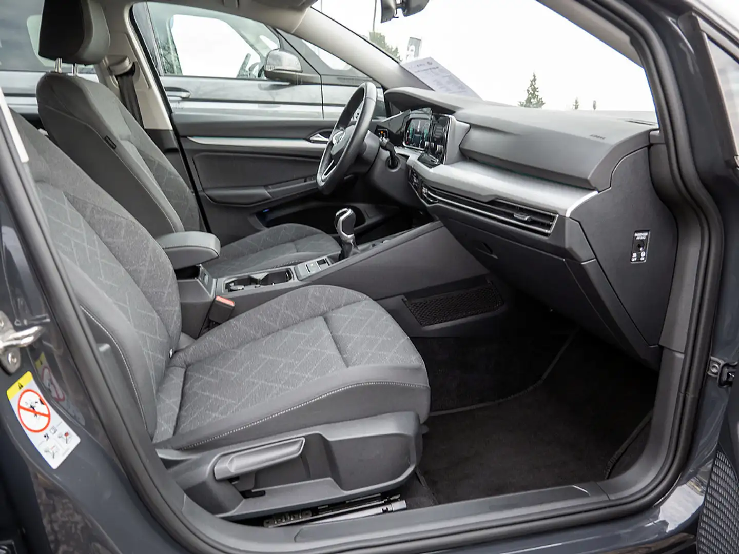 Volkswagen Golf VIII Variant 2.0 TDI Life PDC SHZ LED Grau - 2