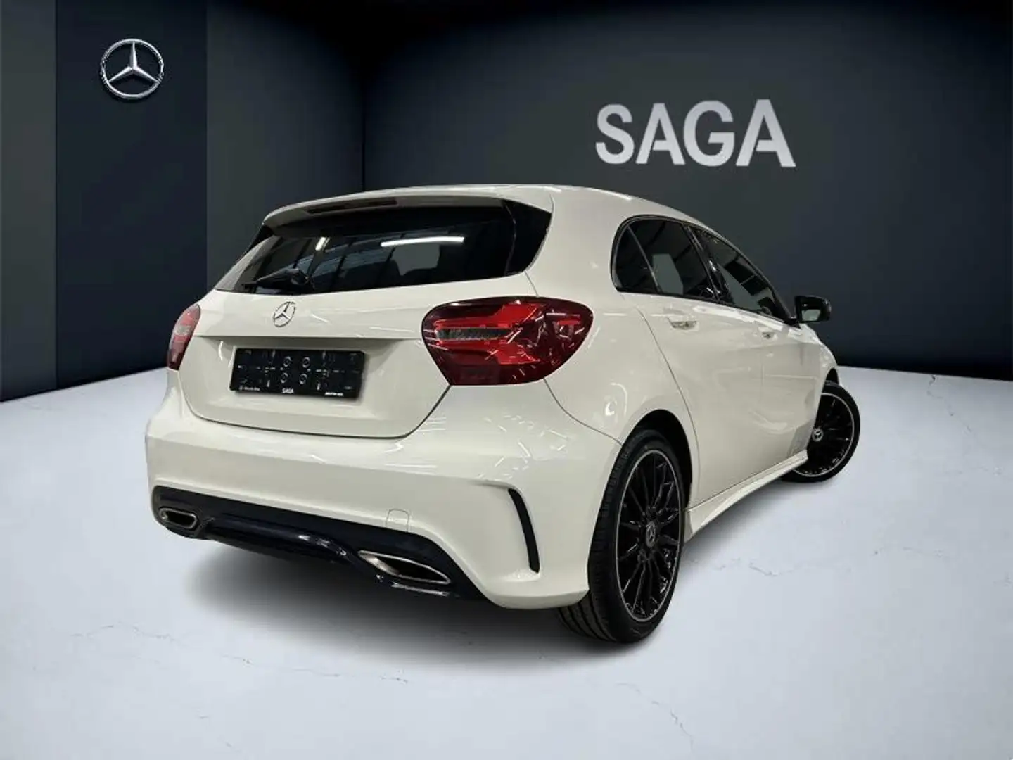 Mercedes-Benz A 180 AMG Pack Night Pano Blanc - 2
