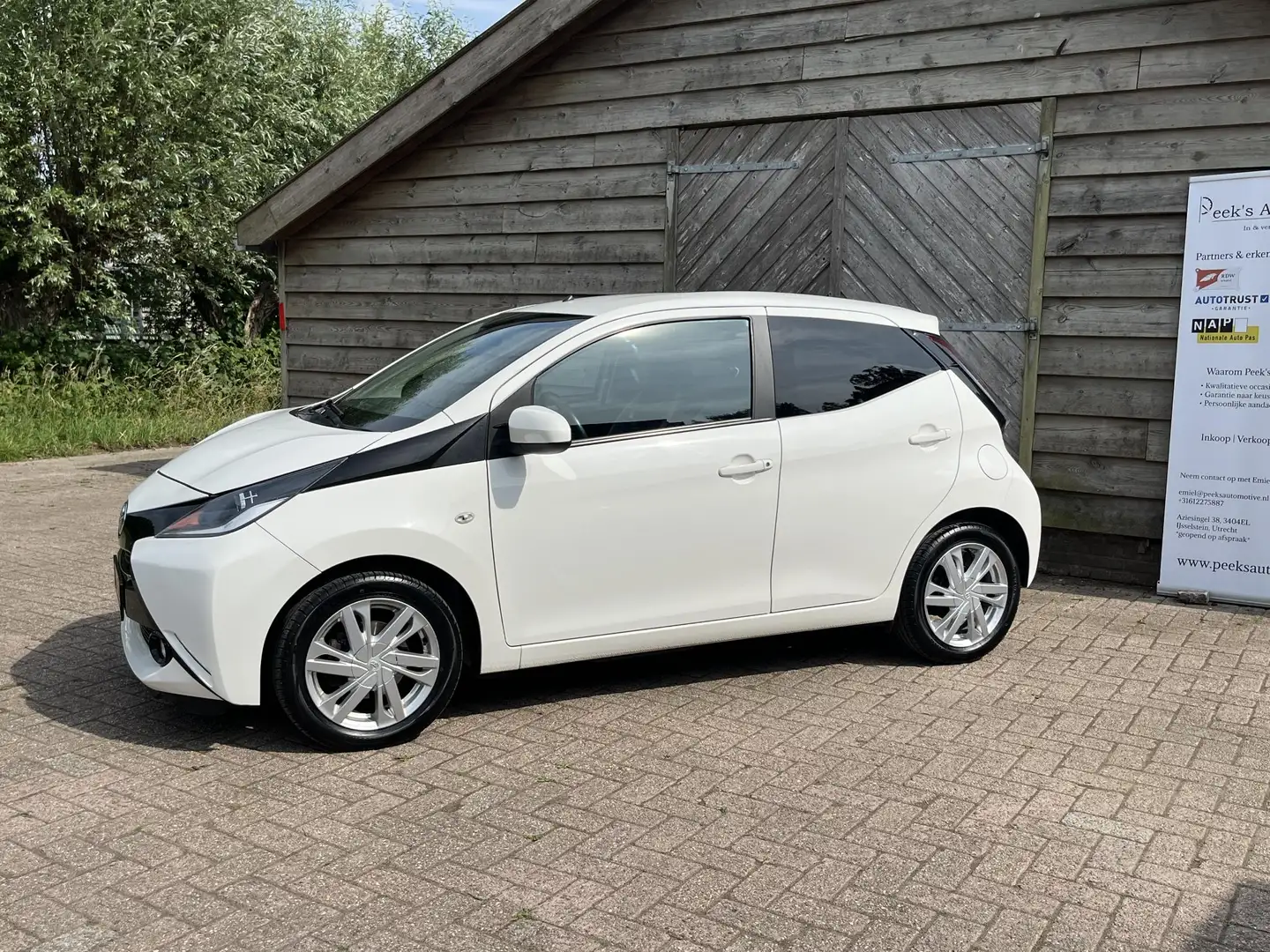 Toyota Aygo 1.0 VVT-i x-sport | Airco | Camera | Multimedia | Wit - 2