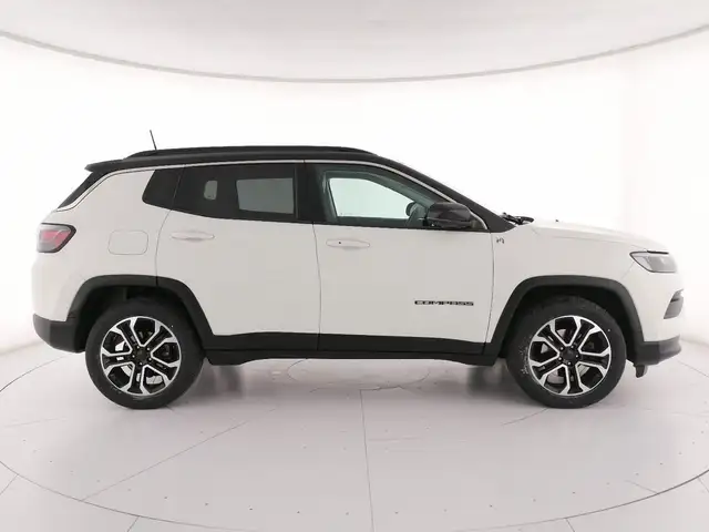 Jeep Compass view 3