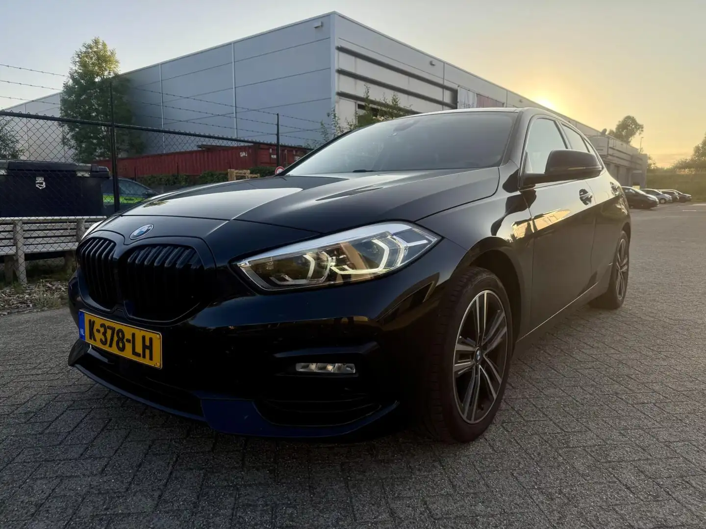 BMW 120 1-serie 120i Sportline| AUT - Digital Cockpit - BT Negro - 1