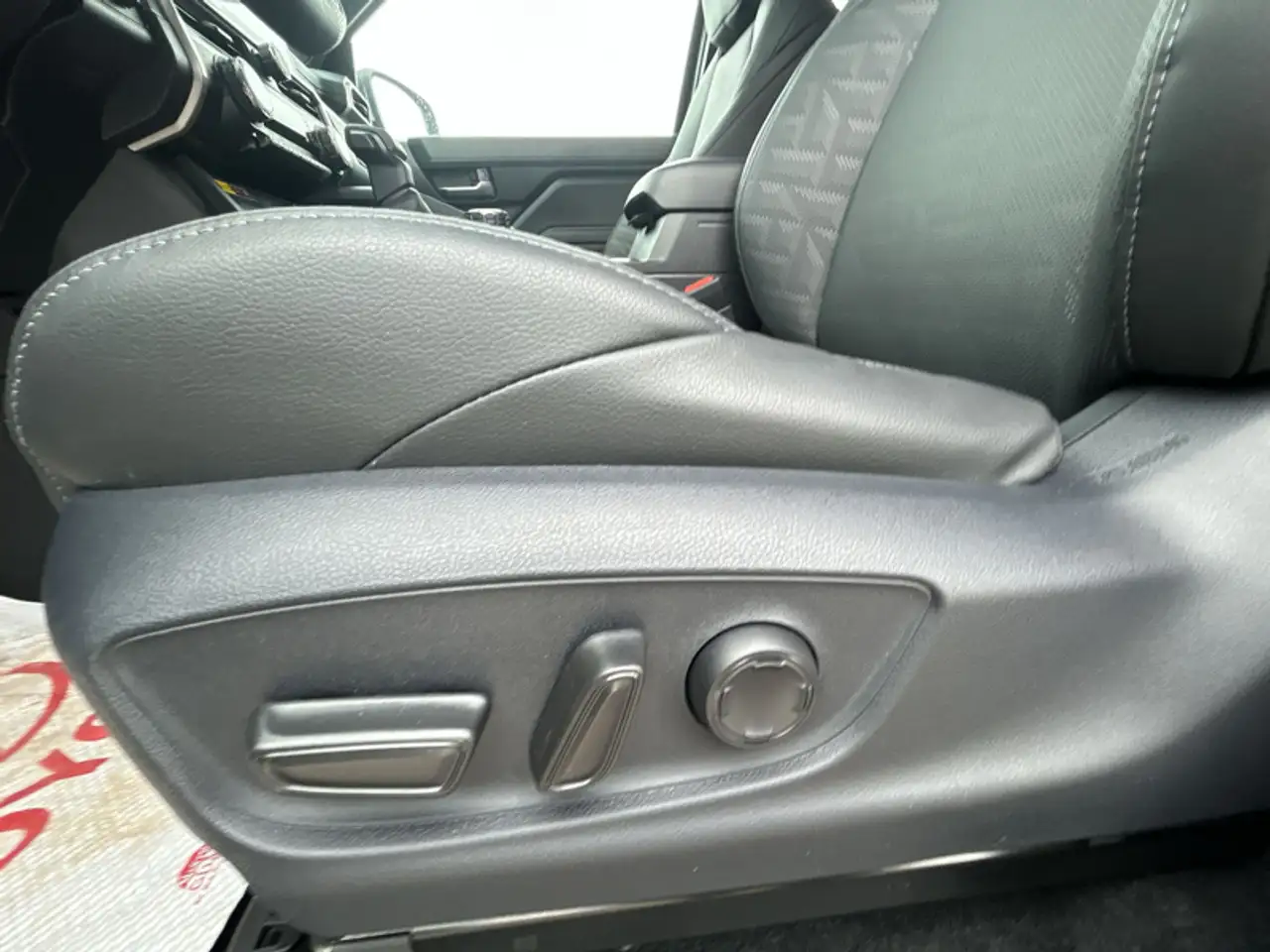 Toyota Tacoma снимка Toyota Tacoma