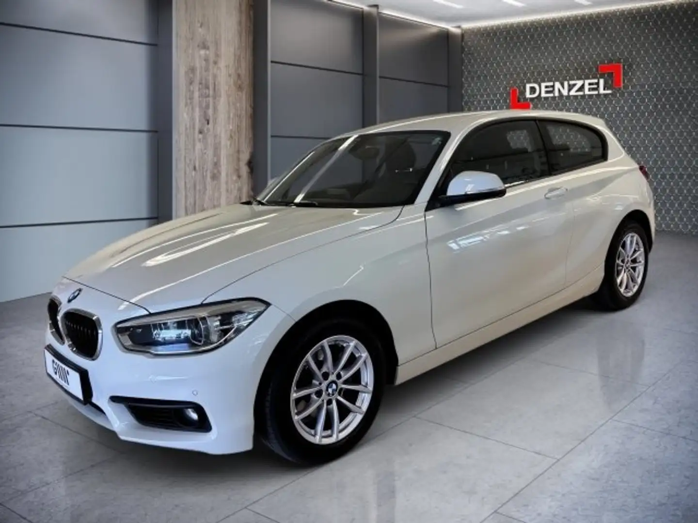 BMW 118 d xDrive Advantag Blanc - 1