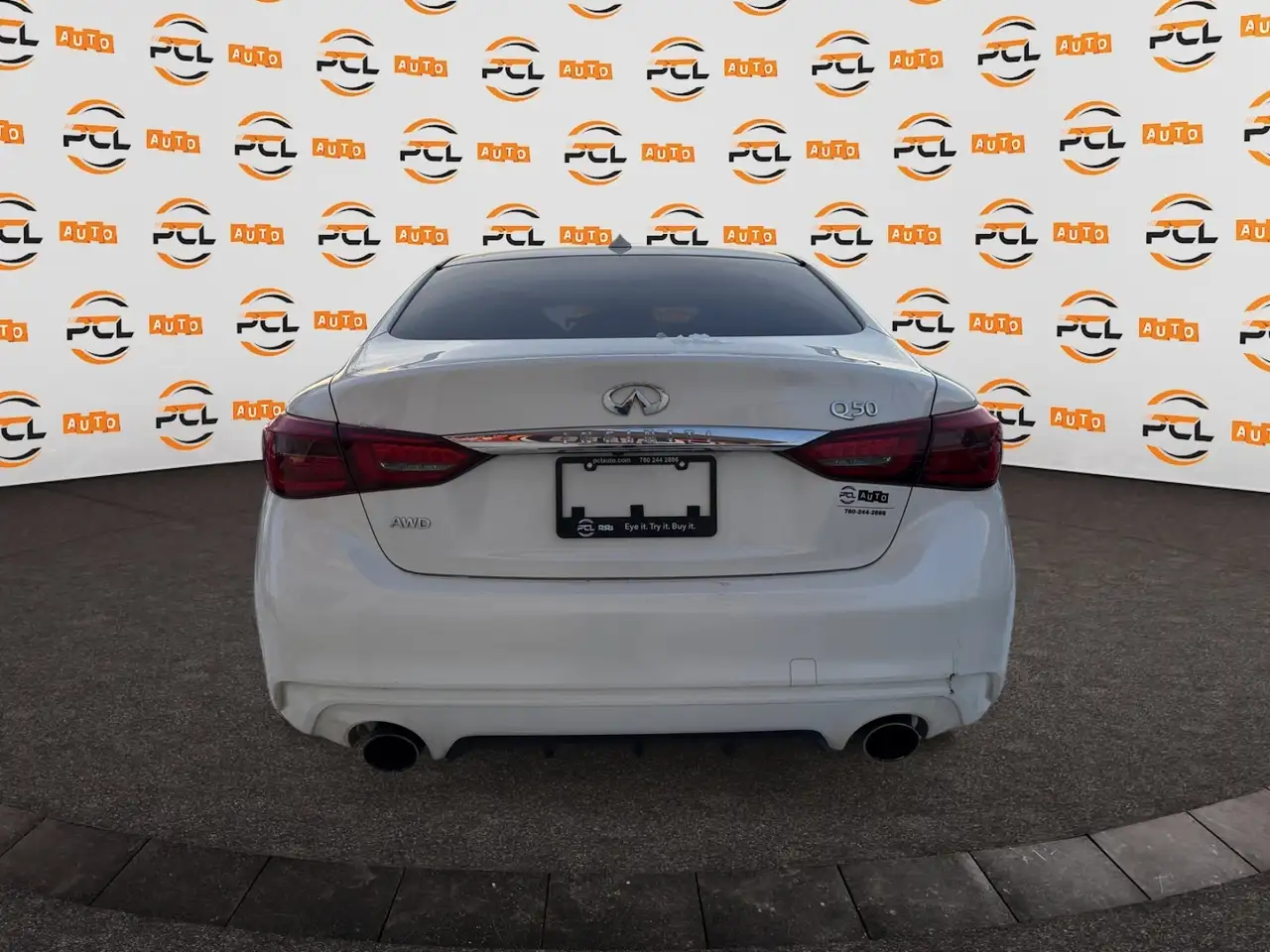 Infiniti Q50 снимка Infiniti Q50