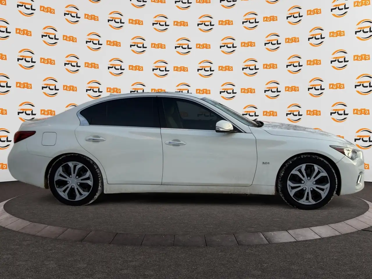 Infiniti Q50 снимка Infiniti Q50