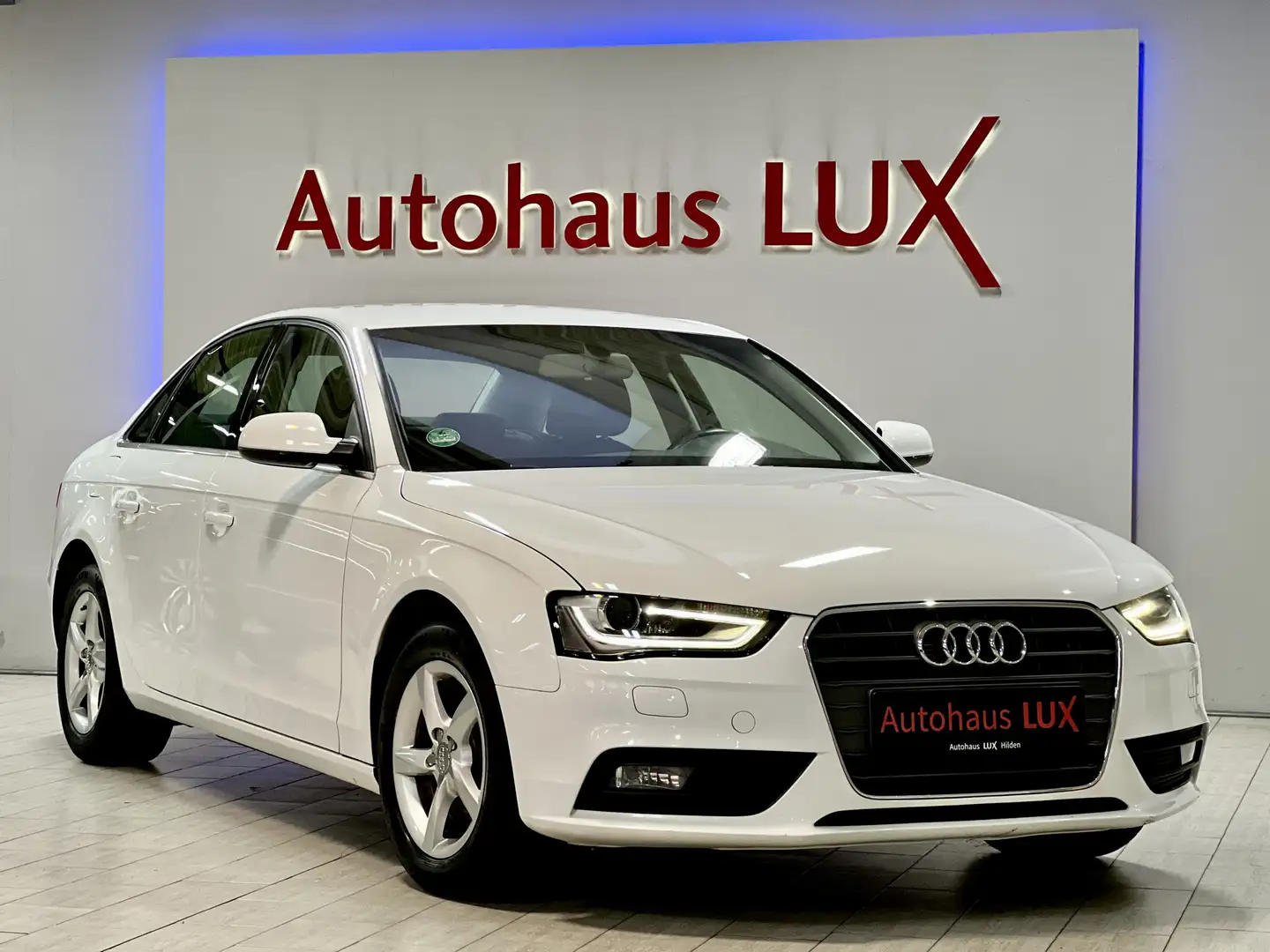 Audi A4 LIMO*XENON*TEMPOMAT*STZHZ*PDC*SIDE ASSIST*TOP Blanc - 1