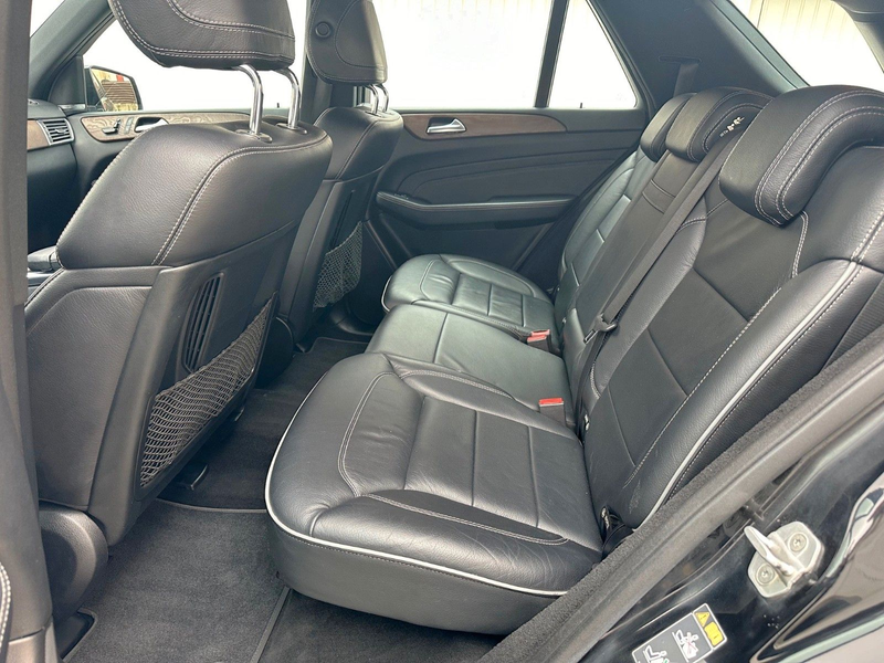 Mercedes-Benz ML 350 *AMG*AHK*XENON*SSD*1 HAND* — photo 7
