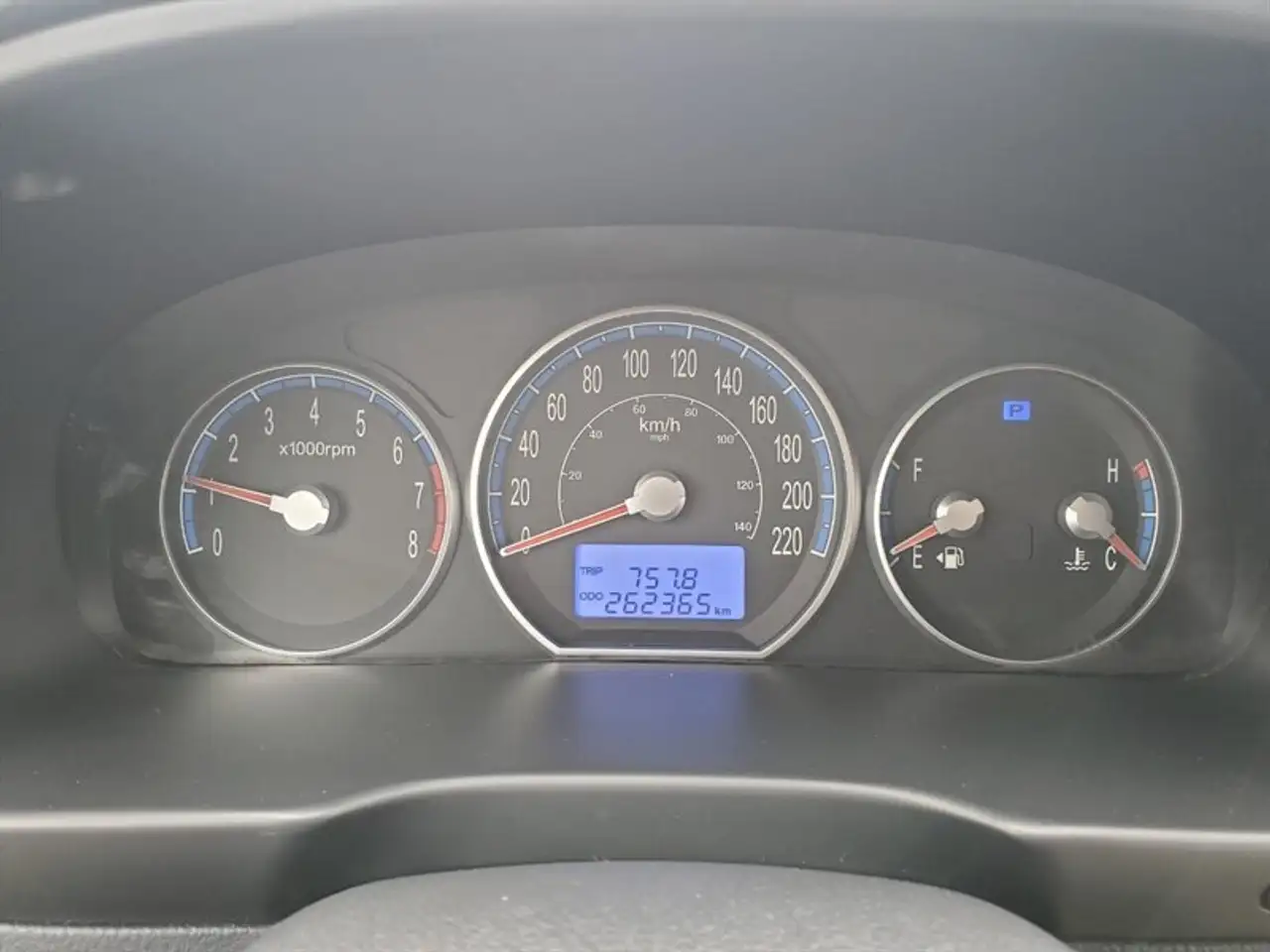 Hyundai SANTA FE снимка Hyundai SANTA FE