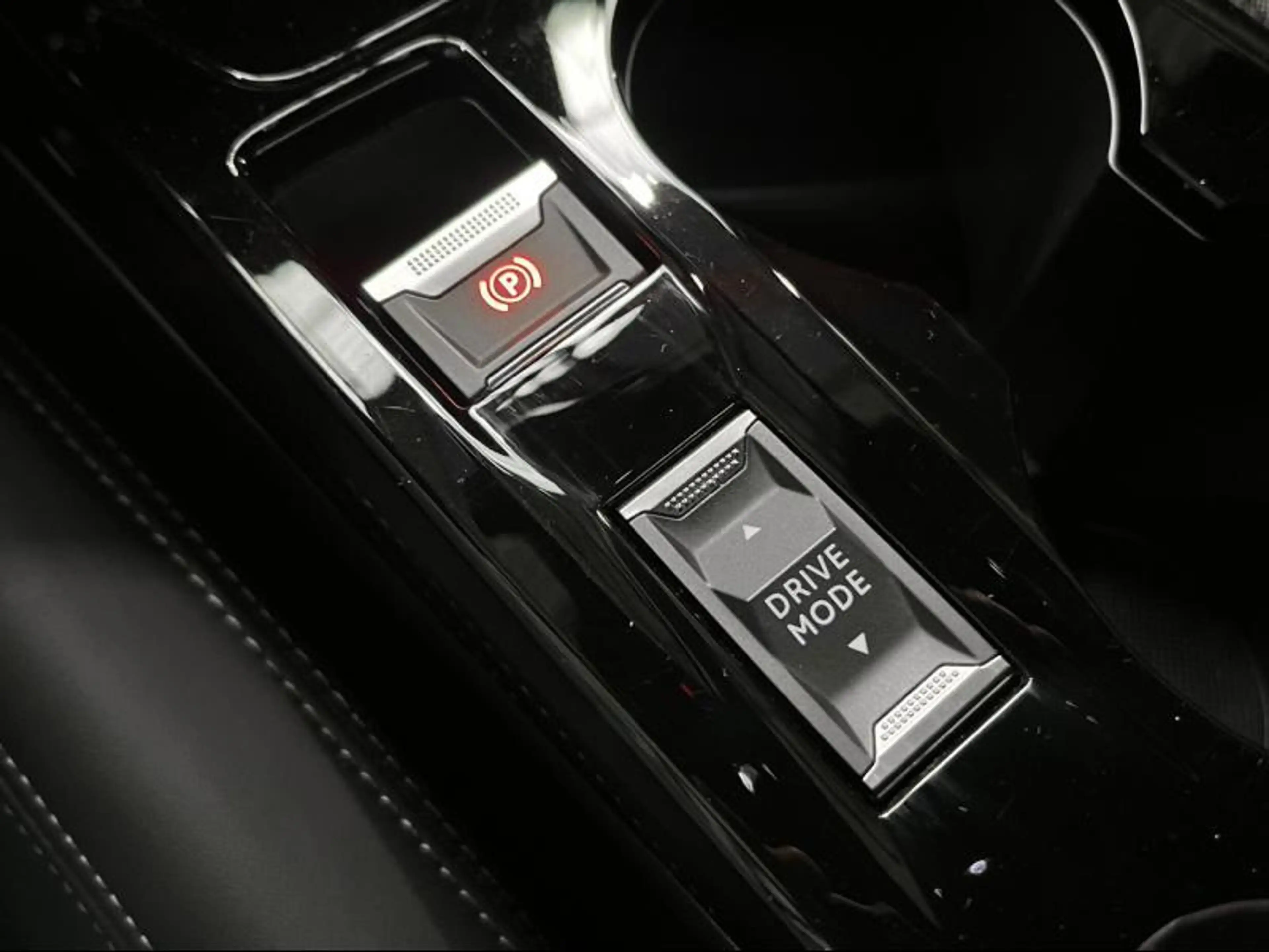 Peugeot 208 GT Line | 360° | Carplay | Navi — photo 15