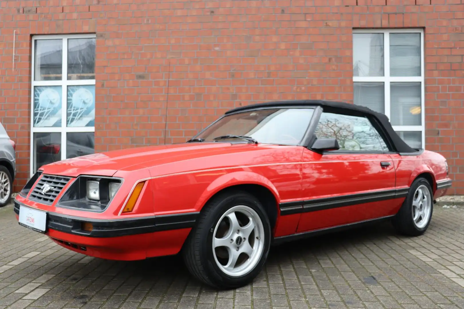 Ford Mustang Cabrio 3.8 Automatik Leder Klima TÜV Neu Rot - 2