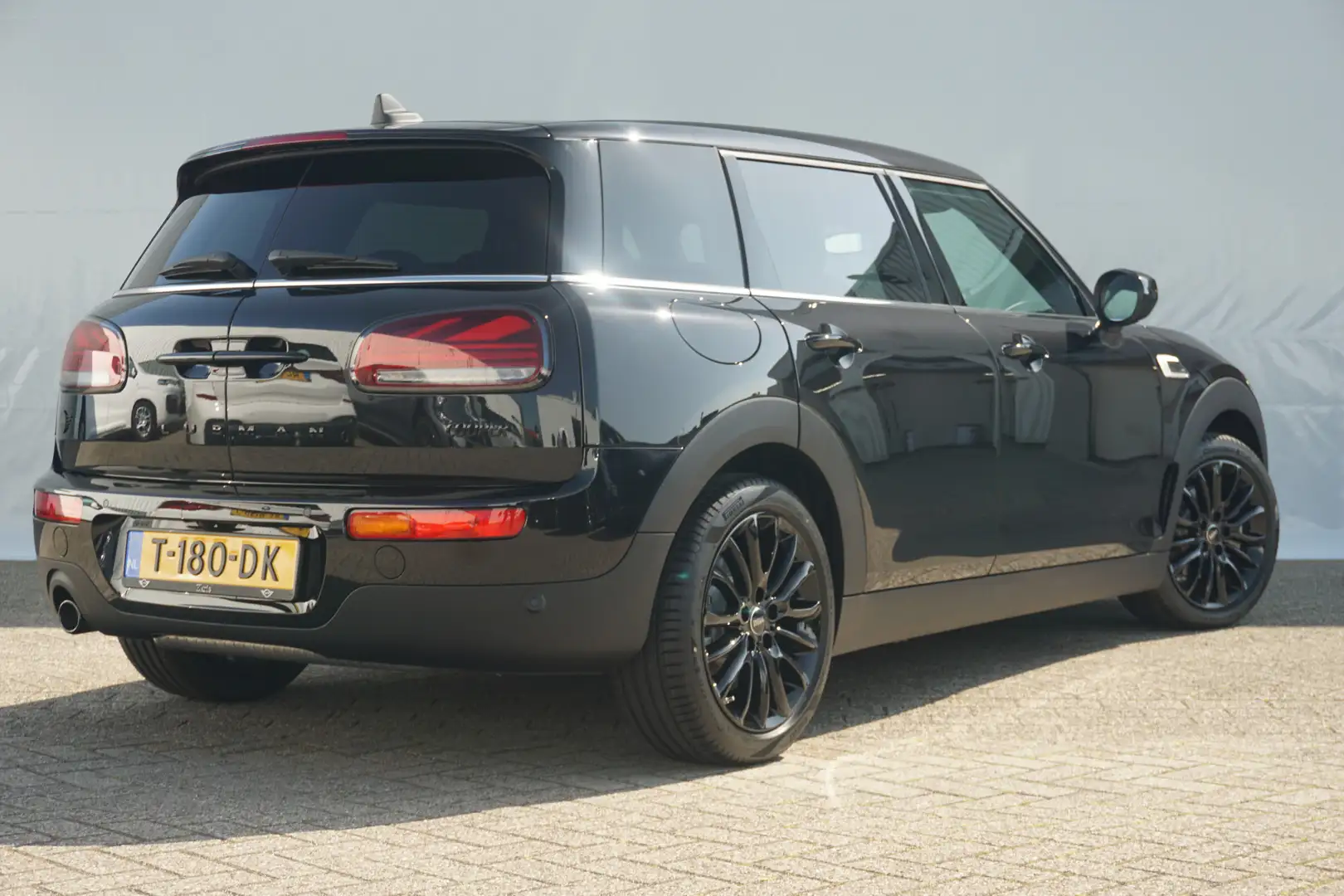 MINI Cooper Clubman Classic Comfort Acces + Stoelverwarming + Driving Zwart - 2