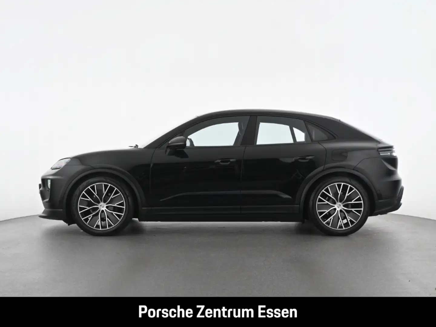 Porsche Macan 4 / HUD Luftfederung AD Niveau El. Panodach Navi M Schwarz - 2