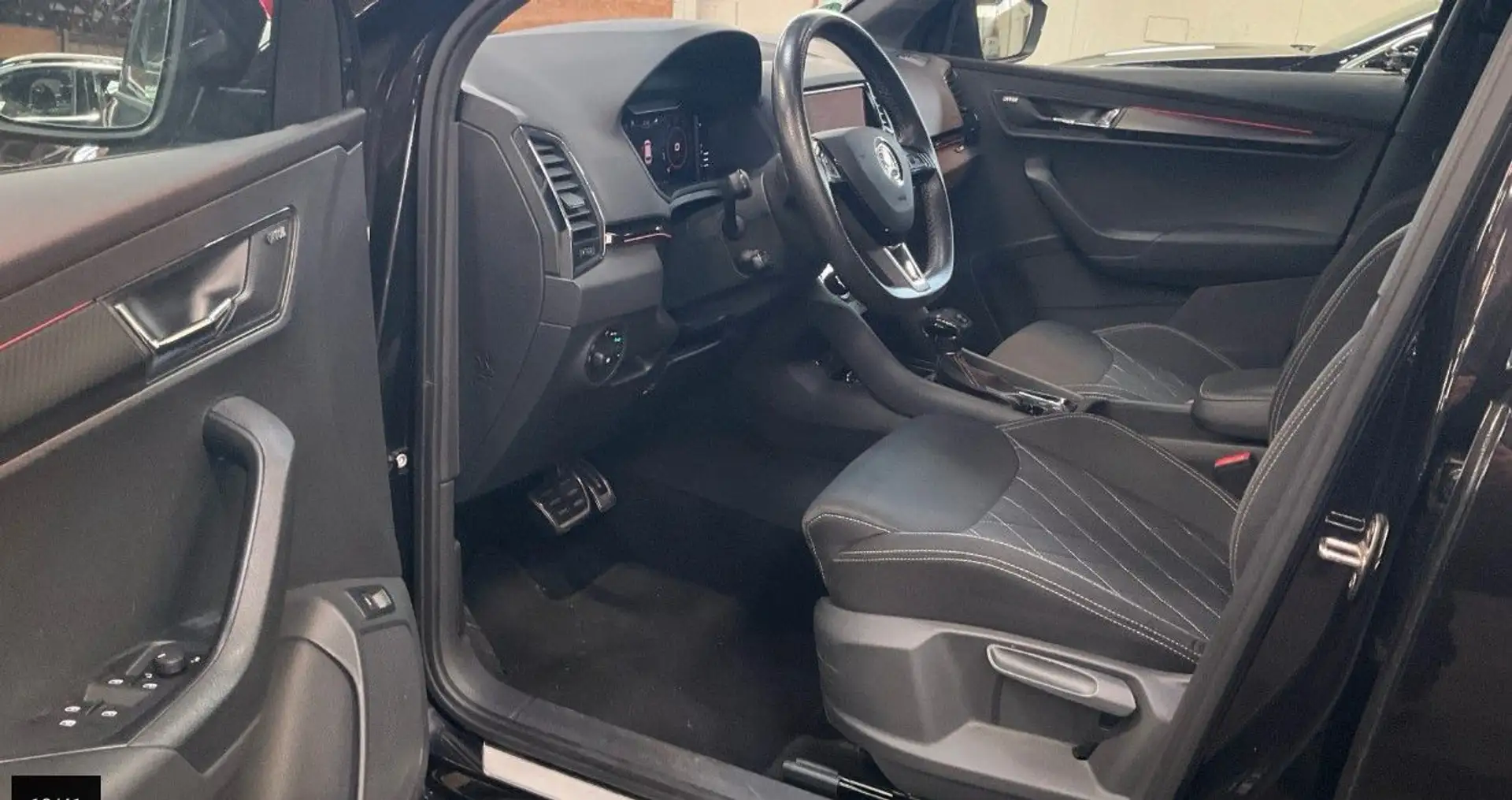 Skoda Karoq 2.0 TSI 4X4 DSG Carplay Standhzg Kam. AHK Zwart - 2