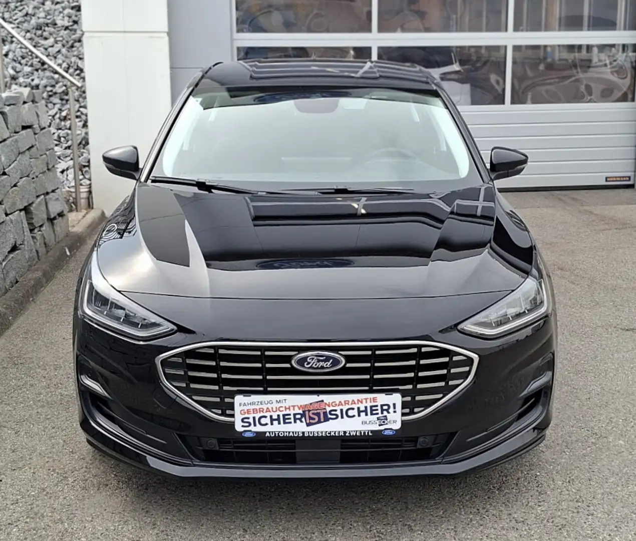 Ford Focus 1,0 EcoBoost Titanium Schwarz - 2