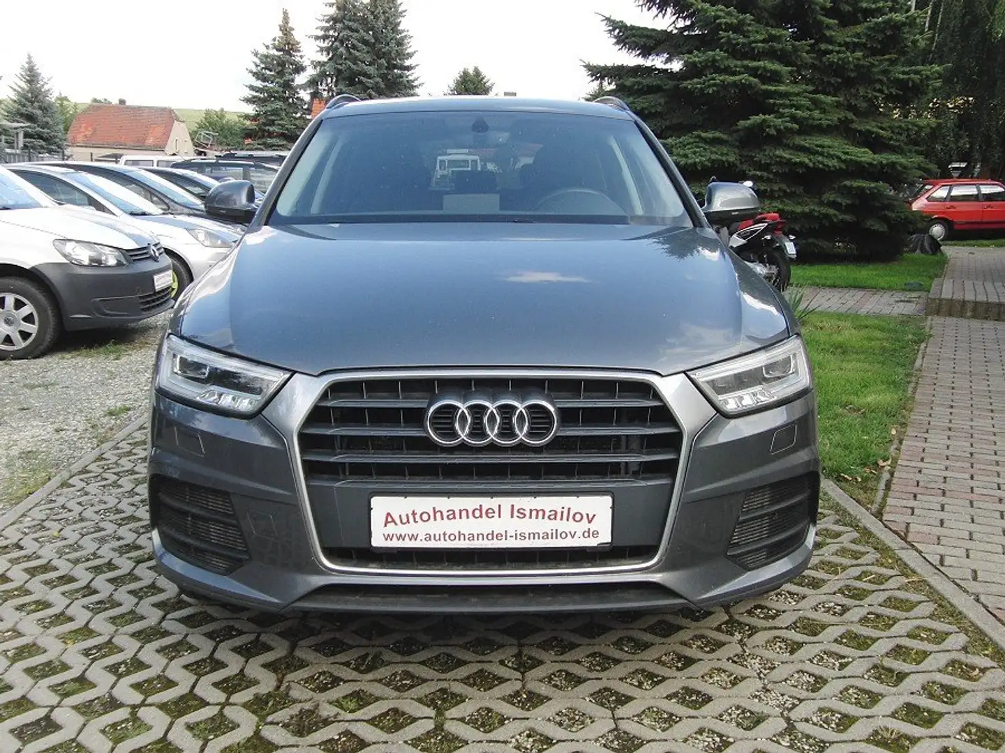 Audi Q3 1.4 TFSI Grau - 2