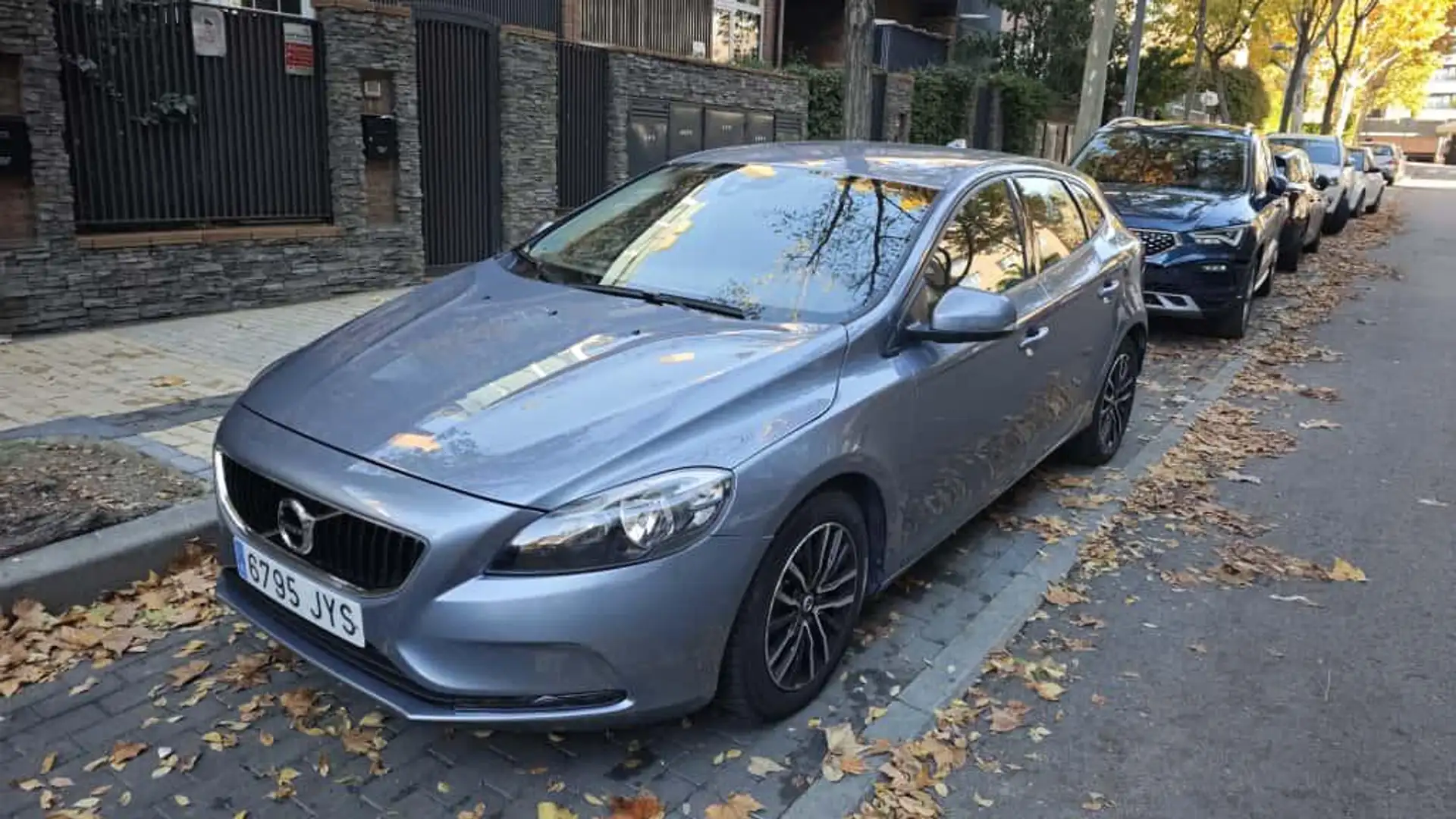 Volvo V40 T2 Inscription Aut. Azul - 1