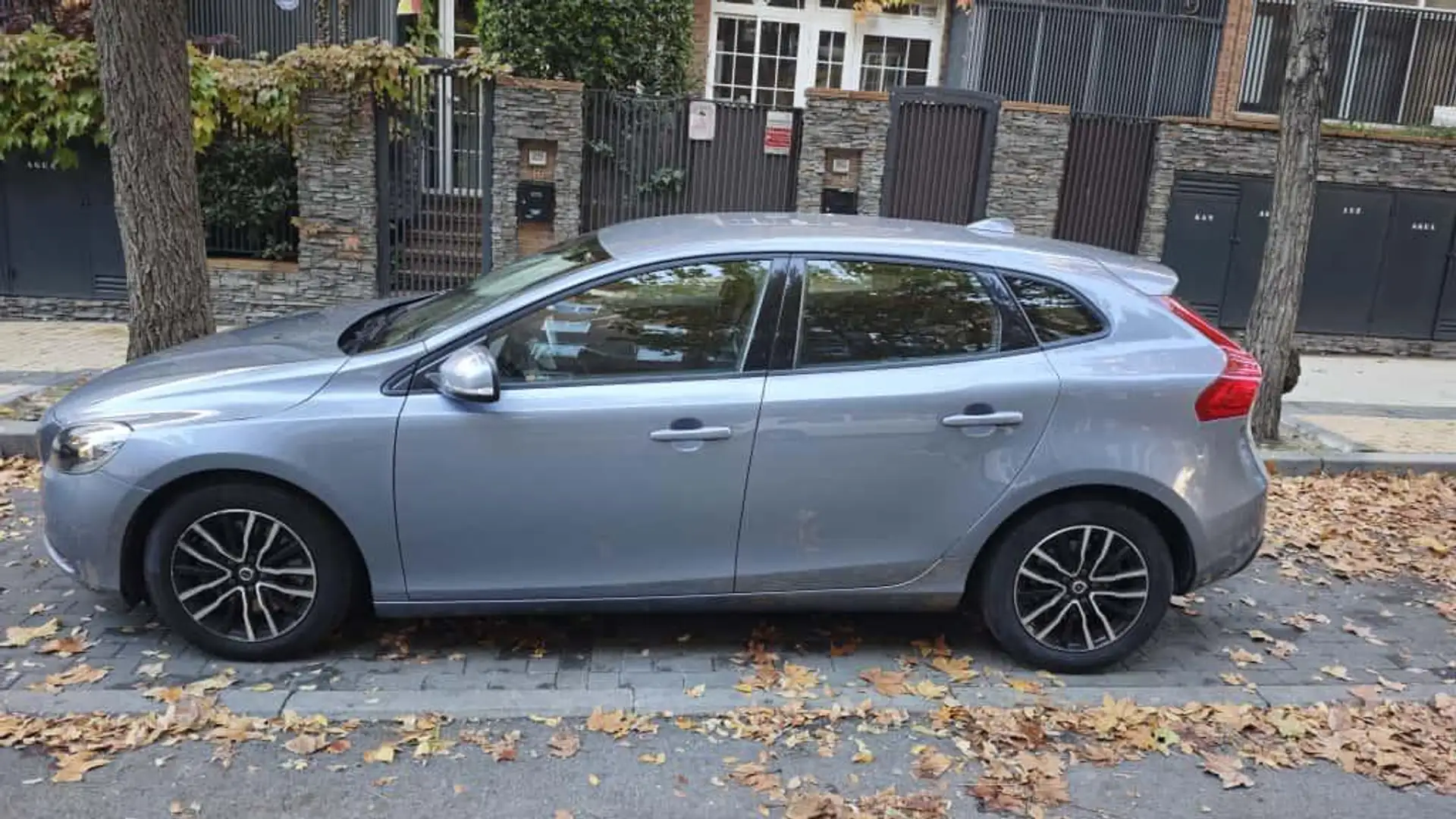 Volvo V40 T2 Inscription Aut. Azul - 2