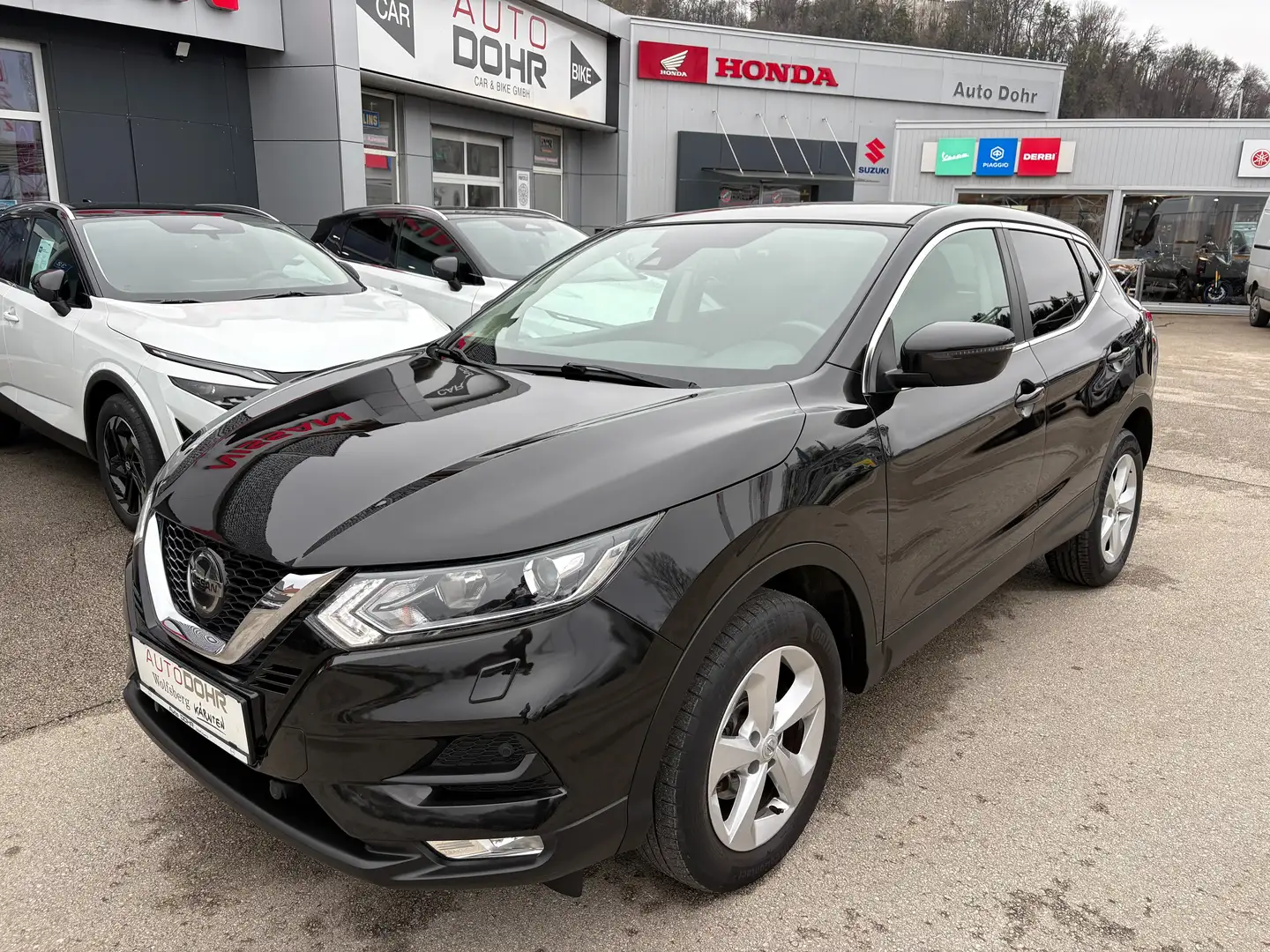 Nissan Qashqai Qashqai 1,2 DIG-T Acenta Schwarz - 1