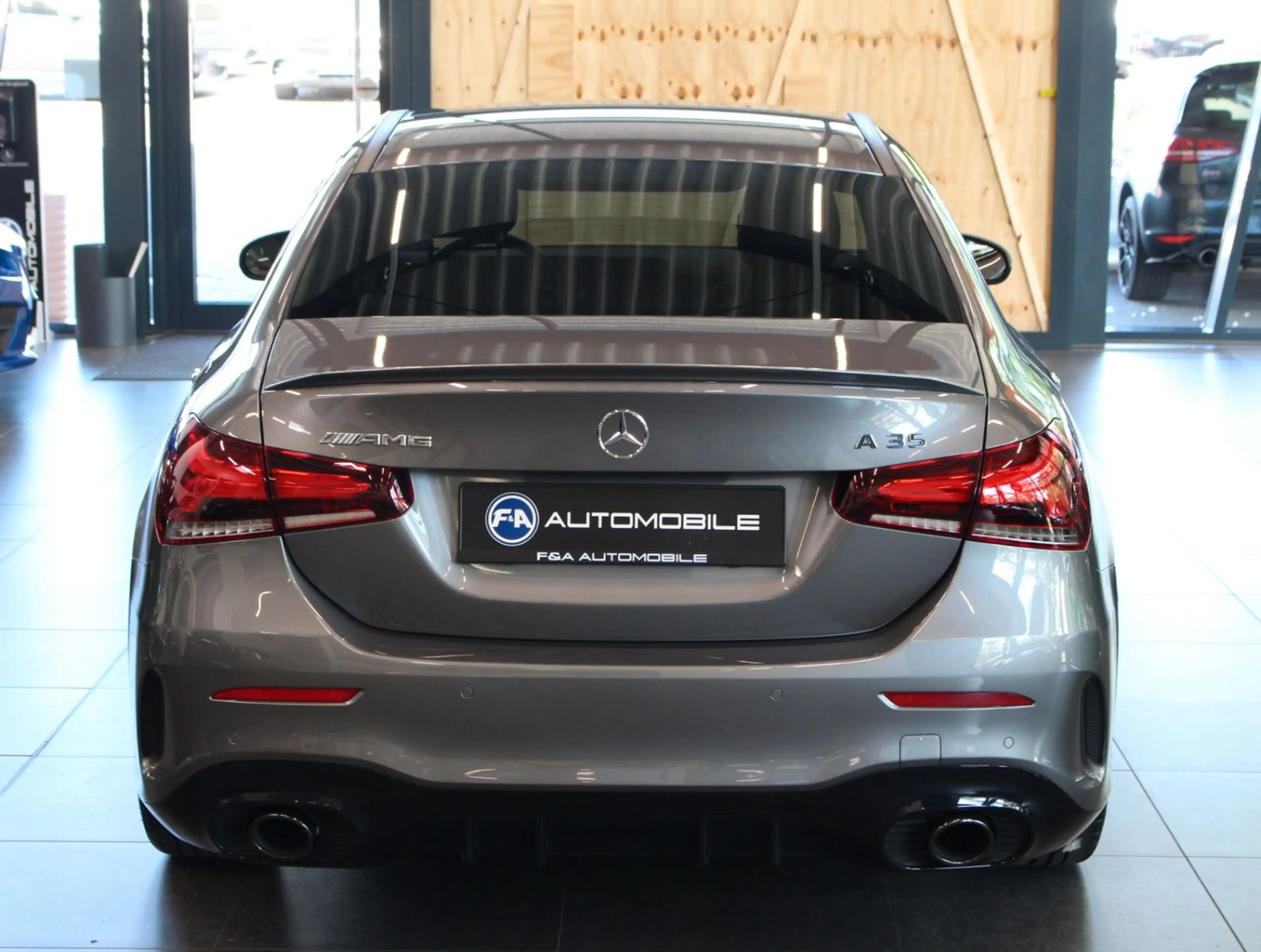 Mercedes-Benz A 35 AMG Limo*Pano*Kamera*2.Hand — photo 6