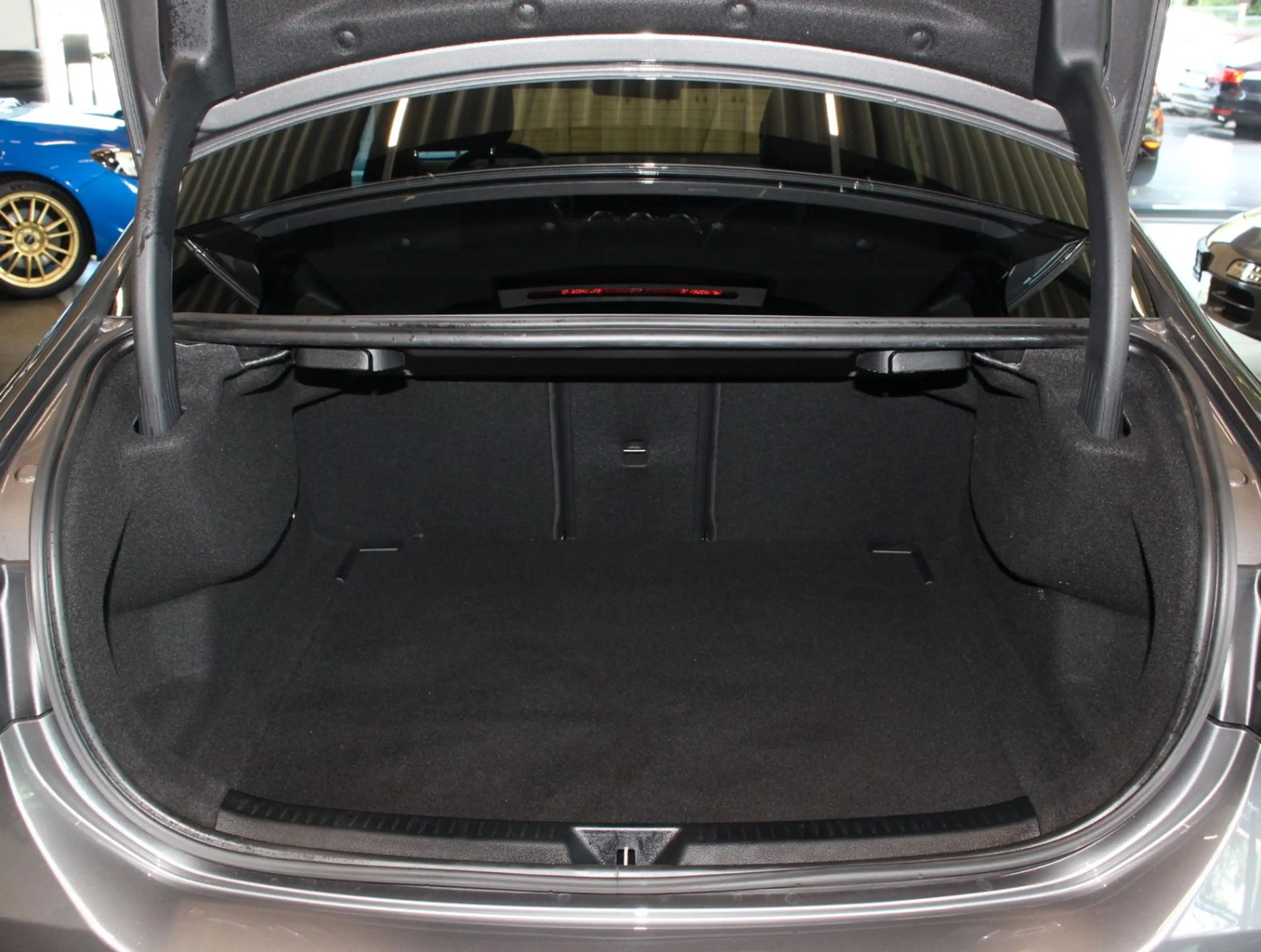 Mercedes-Benz A 35 AMG Limo*Pano*Kamera*2.Hand — photo 7