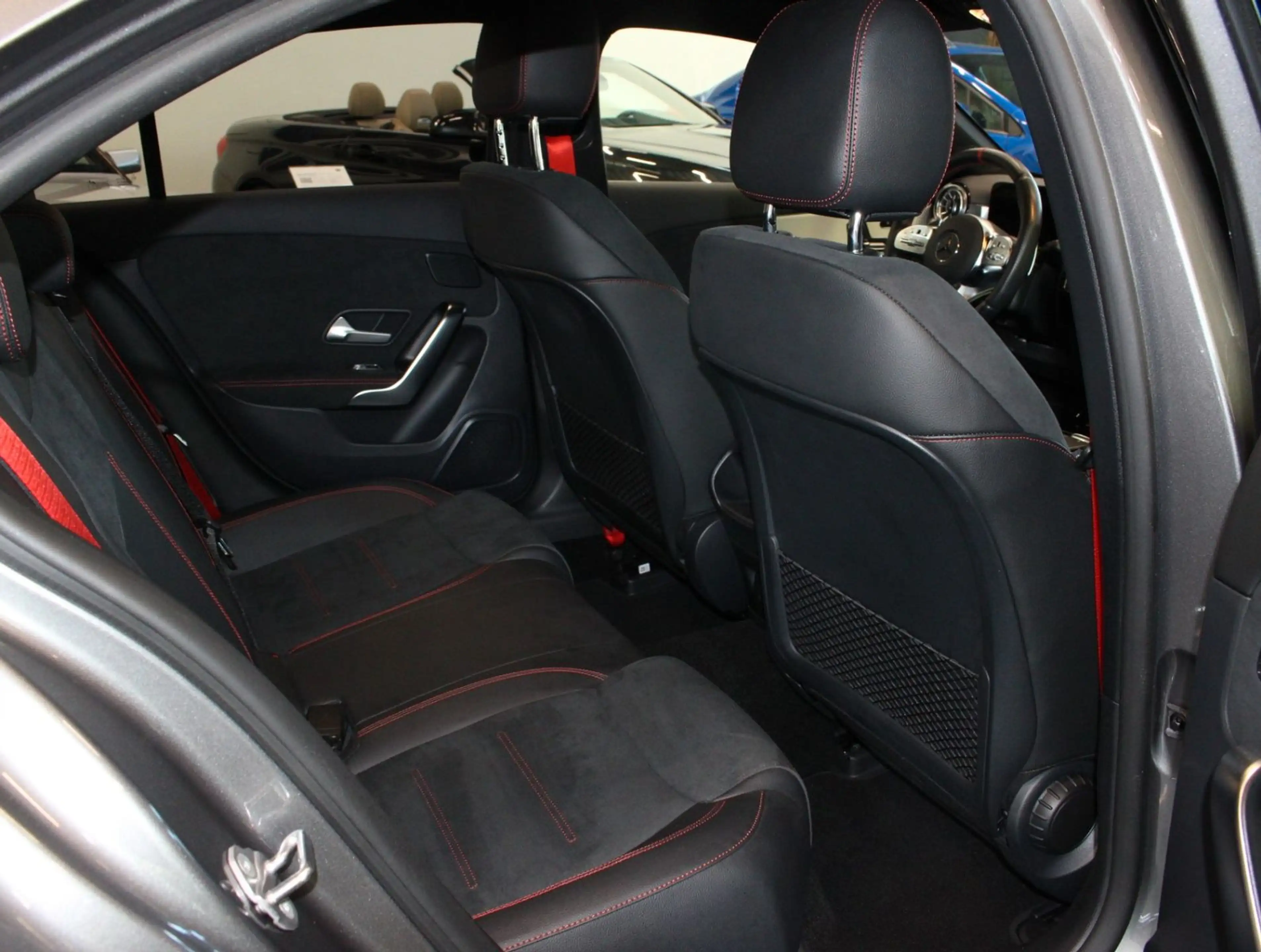 Mercedes-Benz A 35 AMG Limo*Pano*Kamera*2.Hand — photo 10